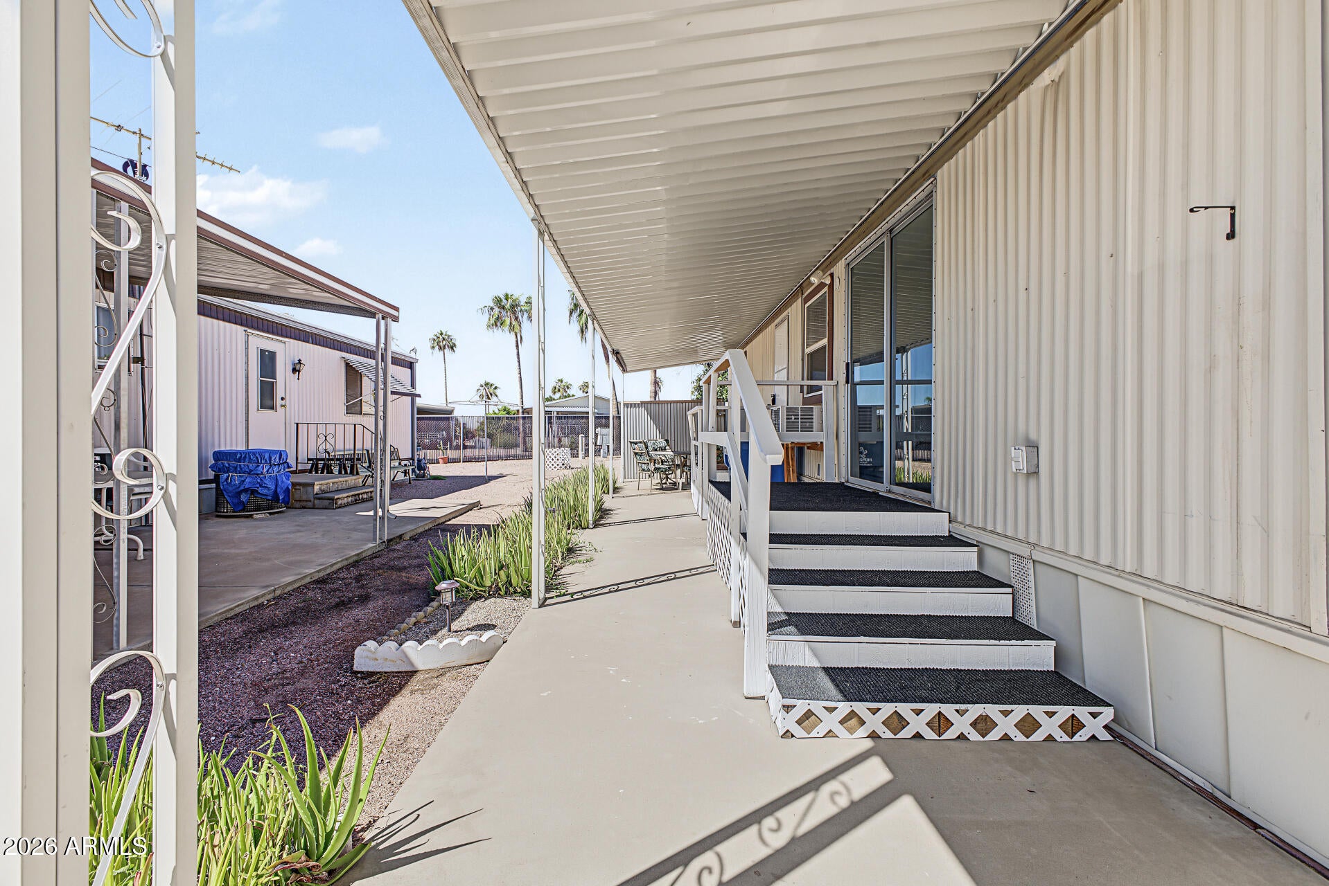 1050 E BROADWAY Avenue 18
