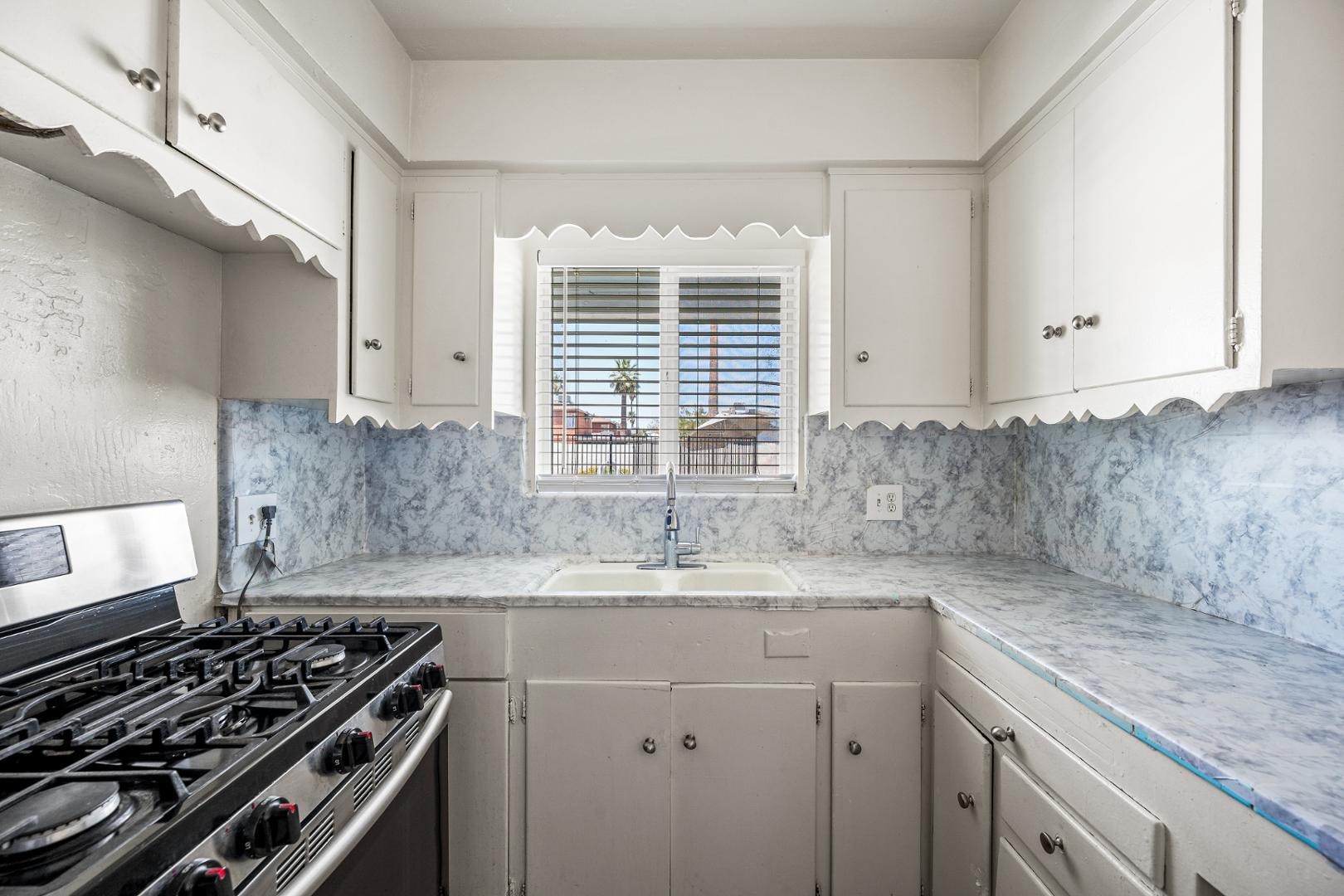 3615 N 15th Avenue Apt 22