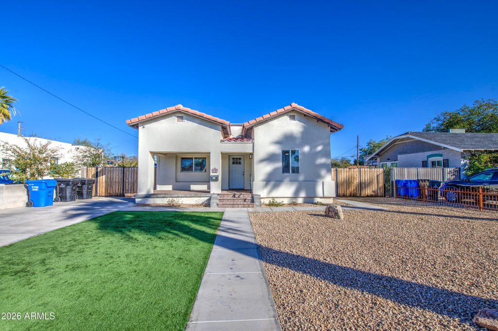 Photo of 415 N 17th Drive, Phoenix, AZ 85007 (MLS # 6975888)
