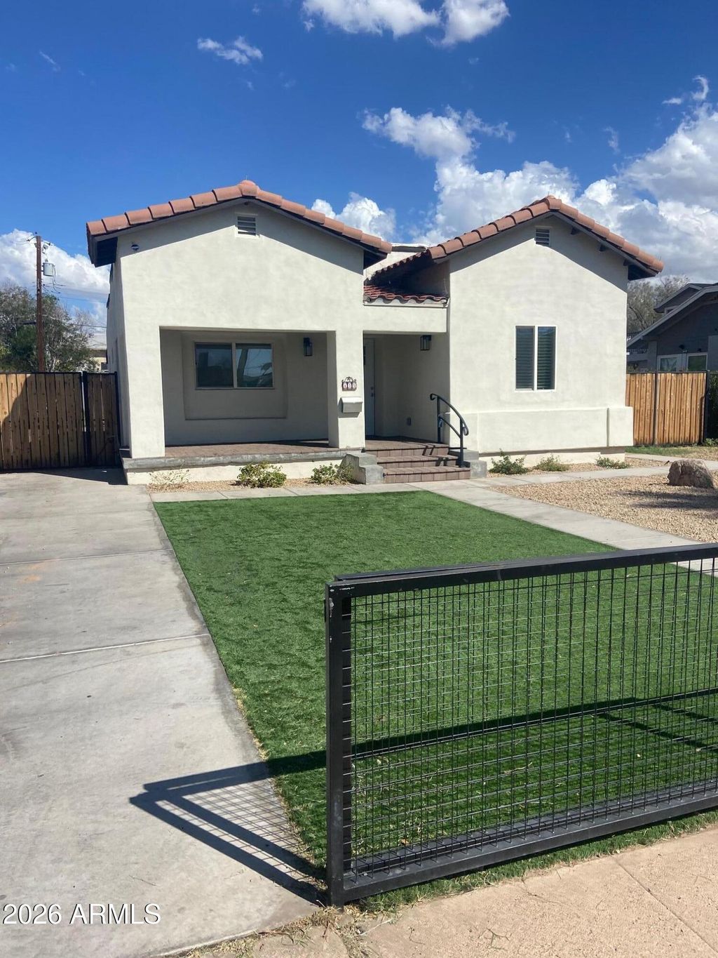 Photo of 415 N 17th Drive, Phoenix, AZ 85007 (MLS # 6975888)