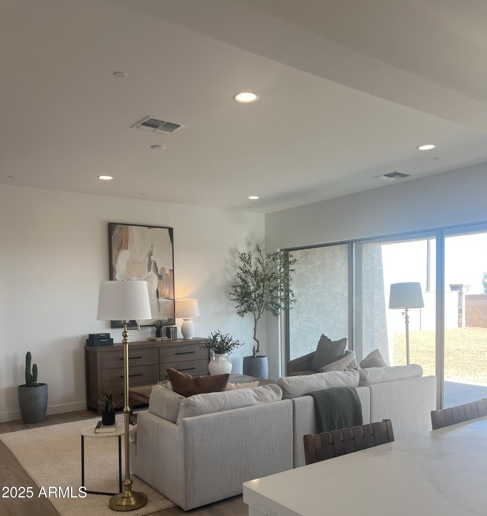 6880 S CROSSCREEK Drive