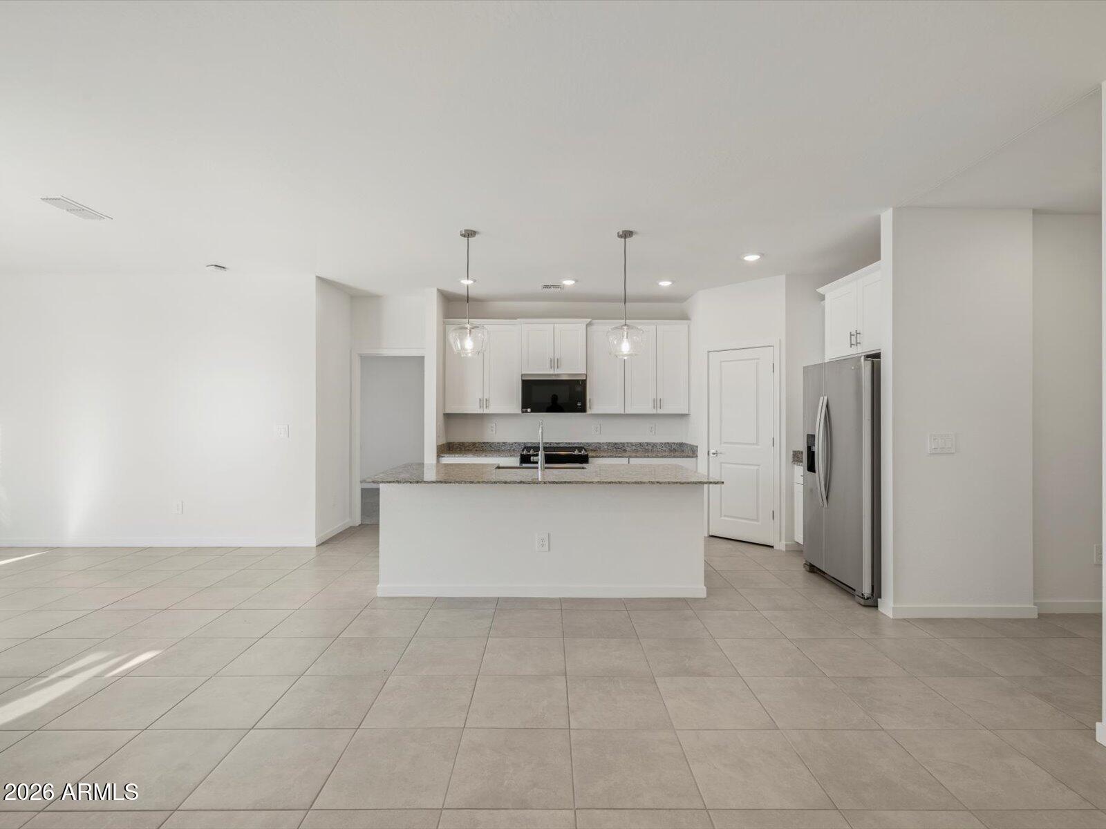 2456 E ENANTIO Road