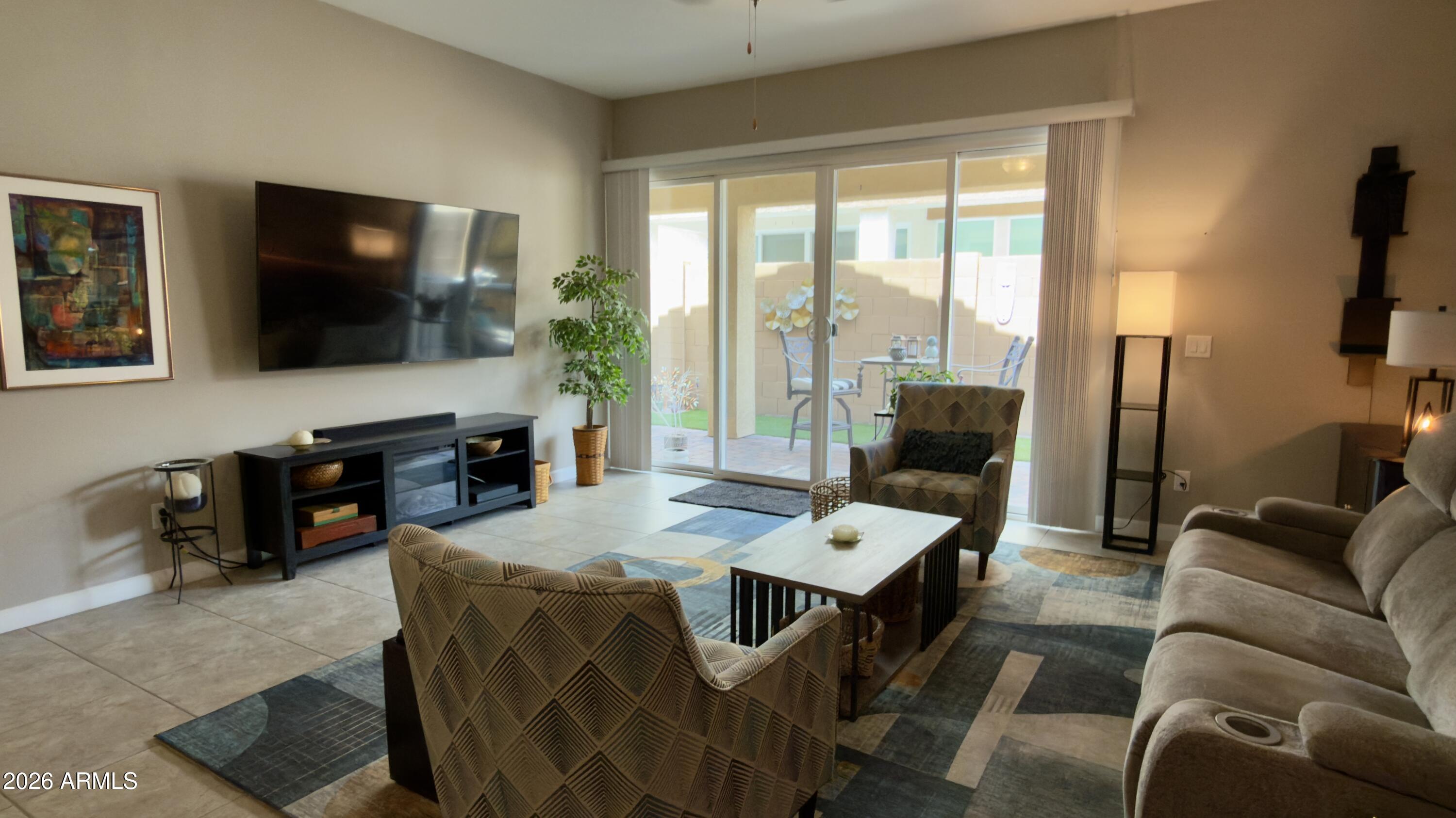 1255 N ARIZONA Avenue 1189