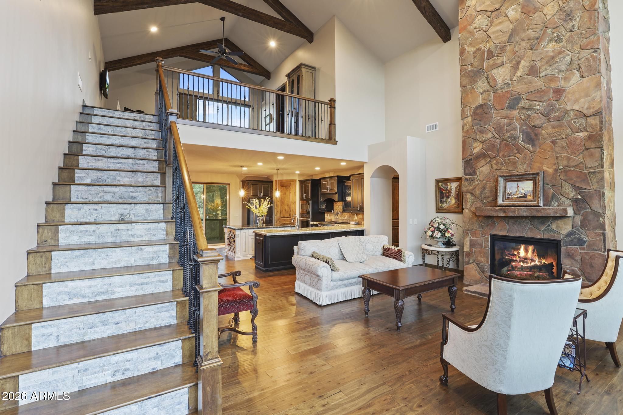 1909 E RAINBOW Trail