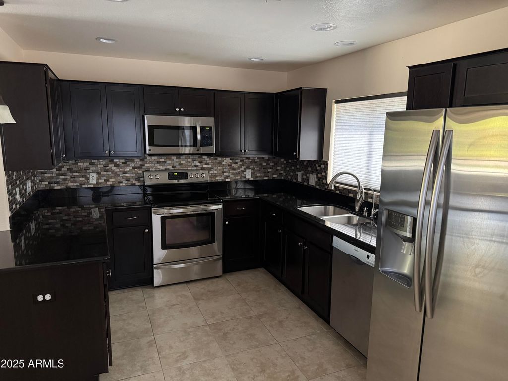 Photo of 15380 N 100th Street #2110, Scottsdale, AZ 85260 (MLS # 6944352)