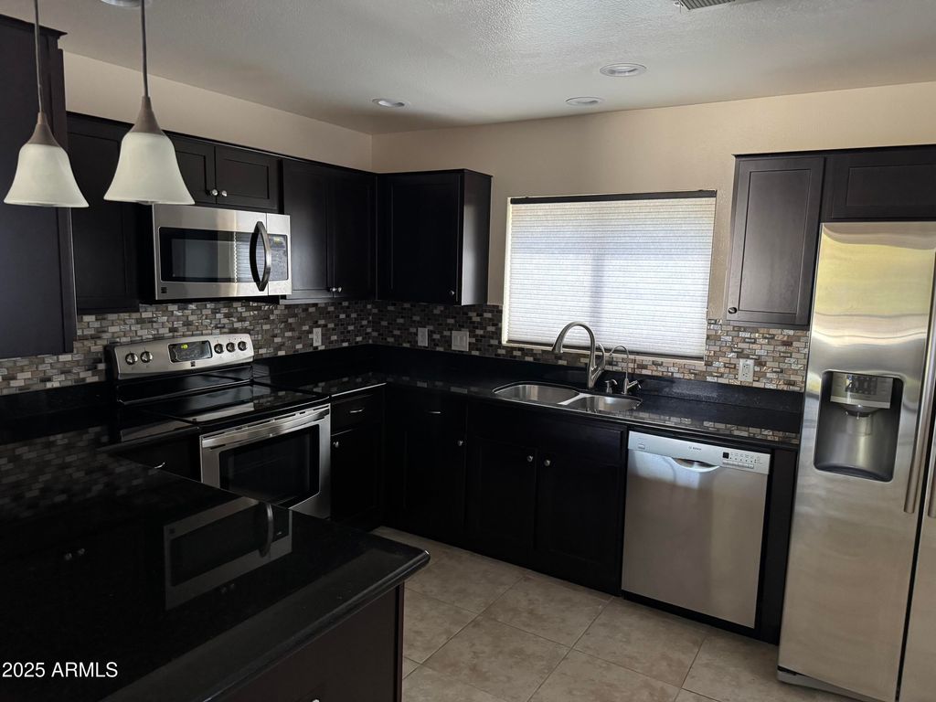 Photo of 15380 N 100th Street #2110, Scottsdale, AZ 85260 (MLS # 6944352)