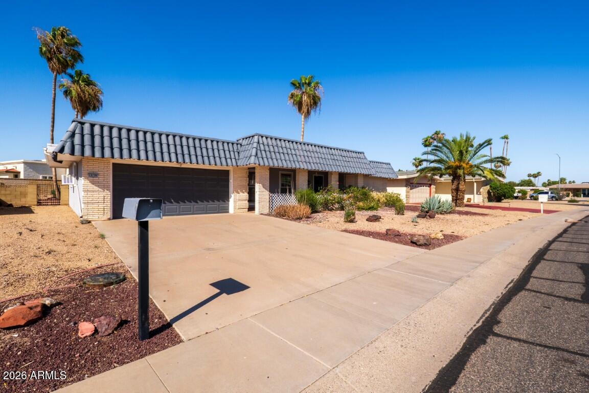 10706 W PINION Lane