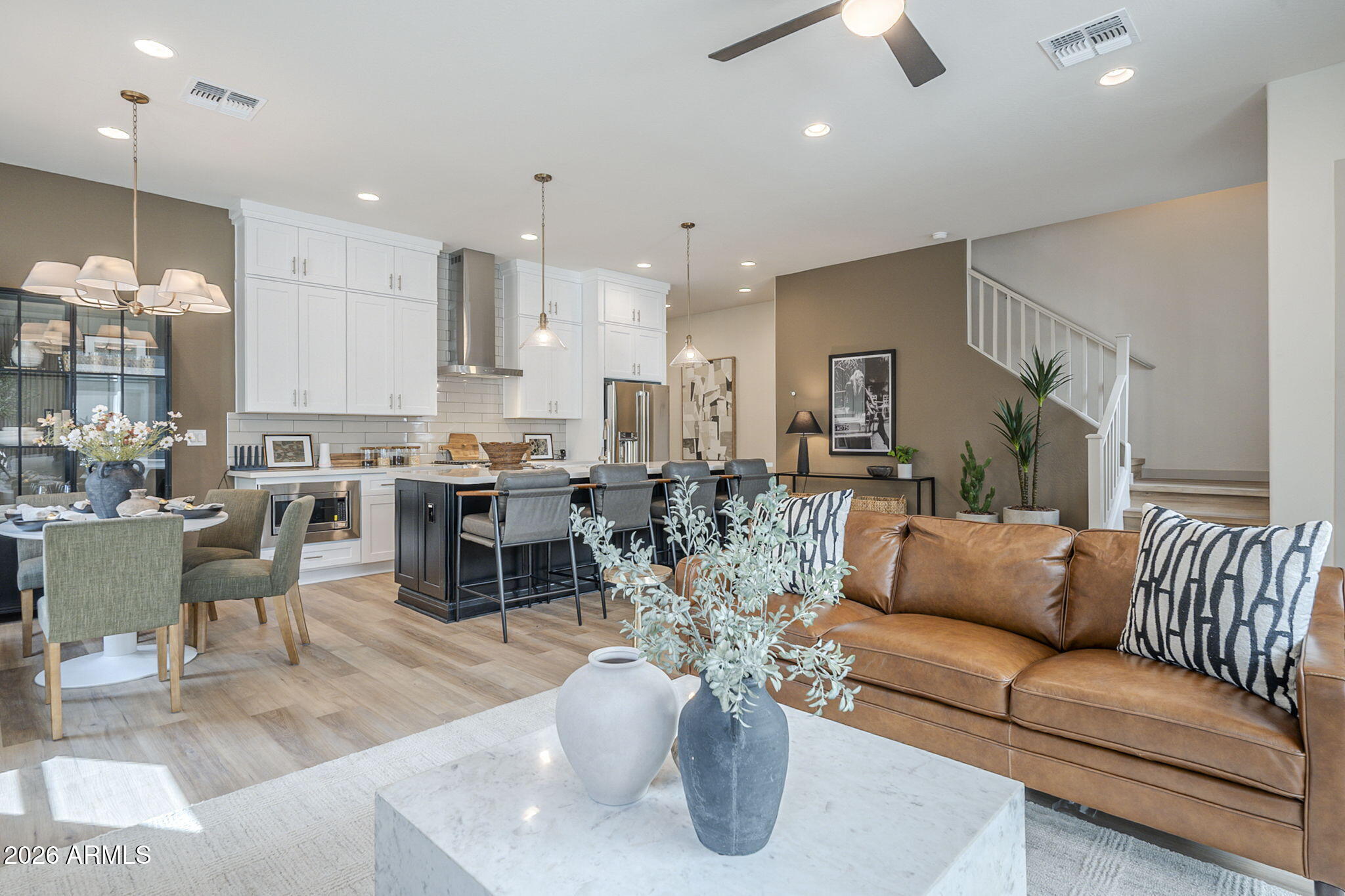 115 W HOLCOMB Lane