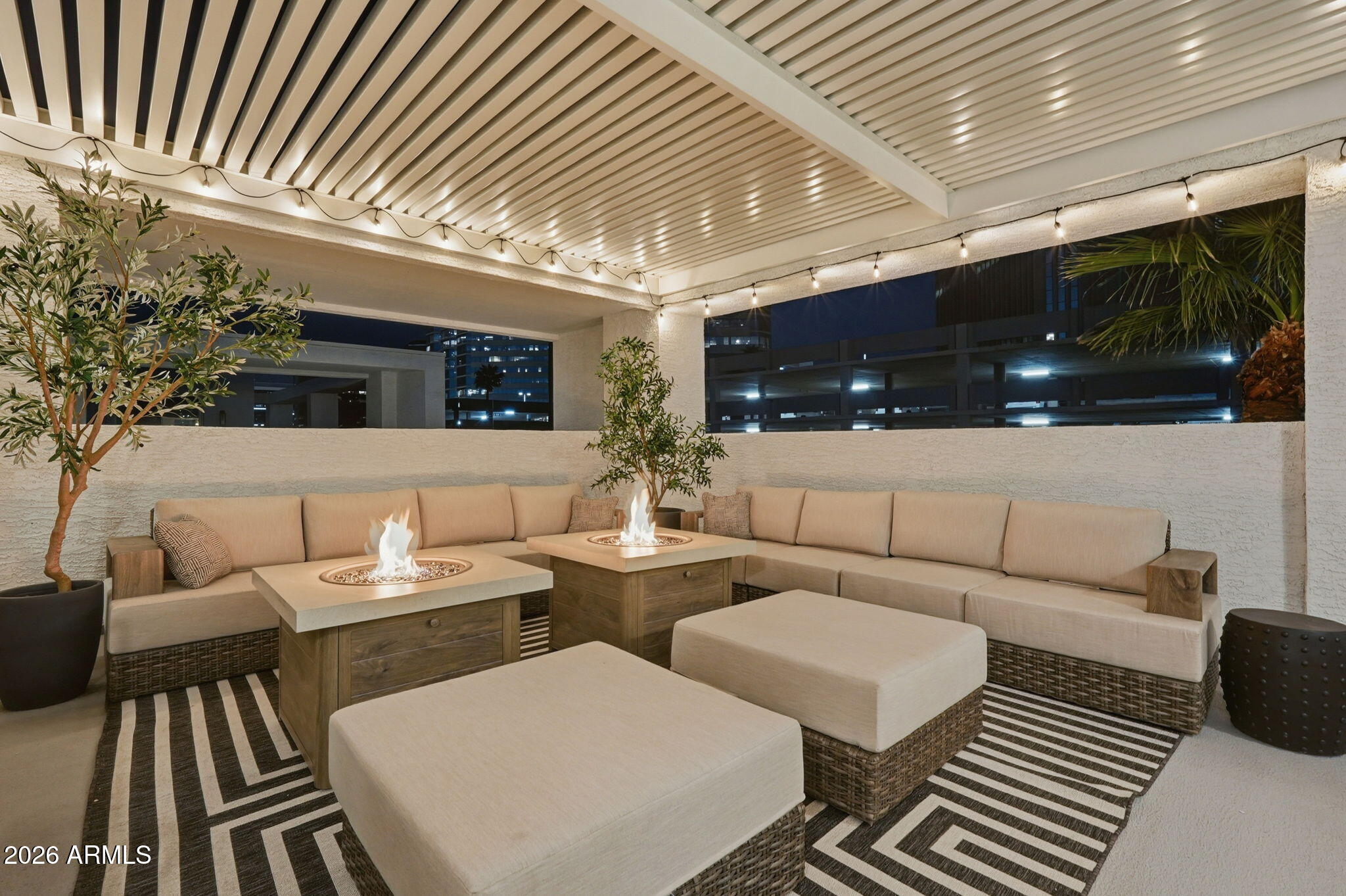 115 W HOLCOMB Lane