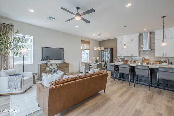 115 W HOLCOMB LN, PHOENIX, AZ 85003 - Image b538f760cbb42a9766f2f55bb64e057d/825297410