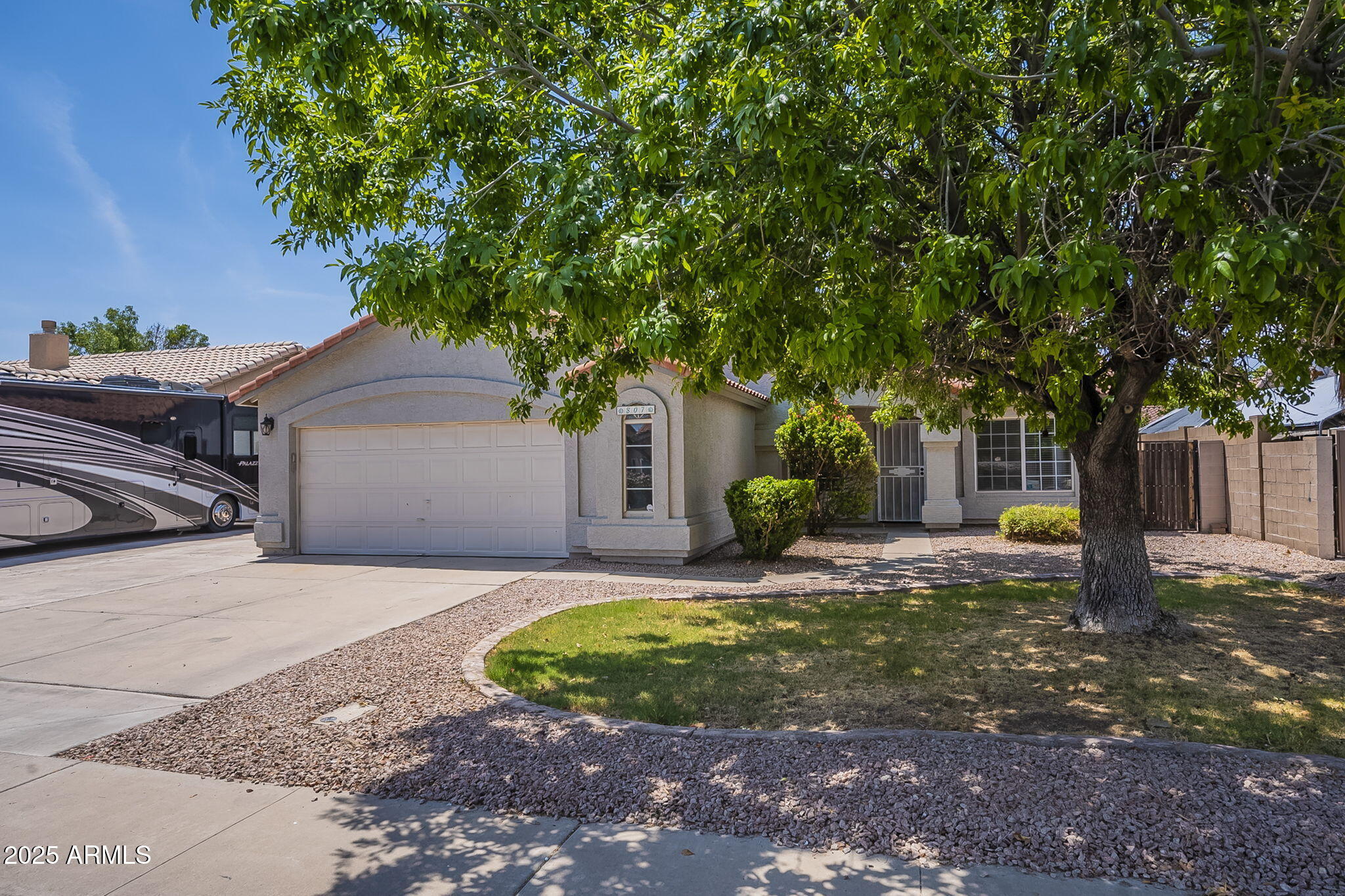 Homes 2 807 E SAN REMO Avenue