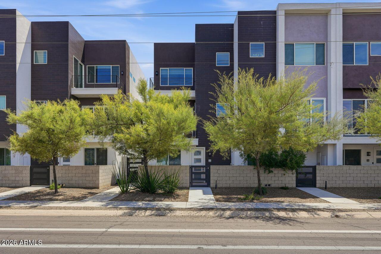 4444 N 25TH Street 12