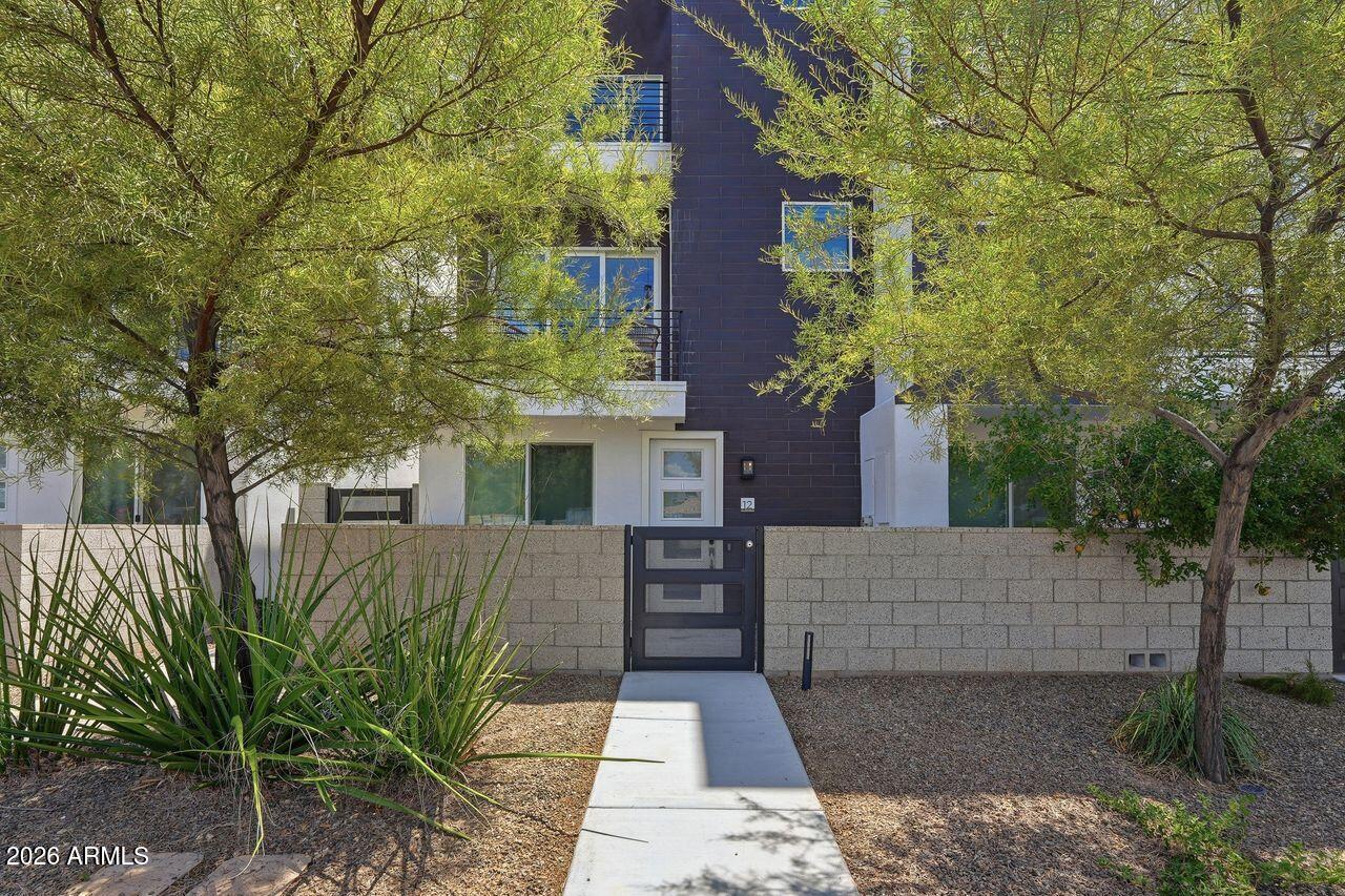 4444 N 25TH Street 12