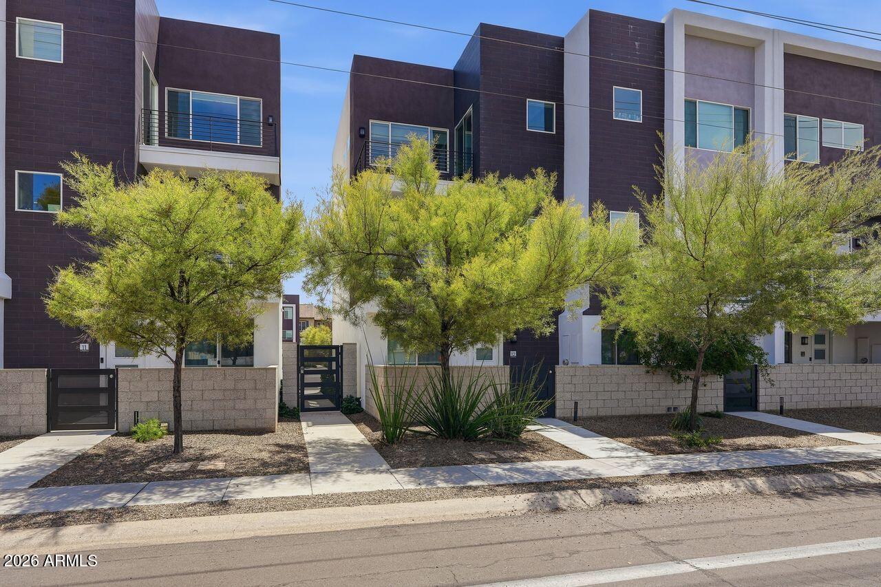 4444 N 25TH Street 12