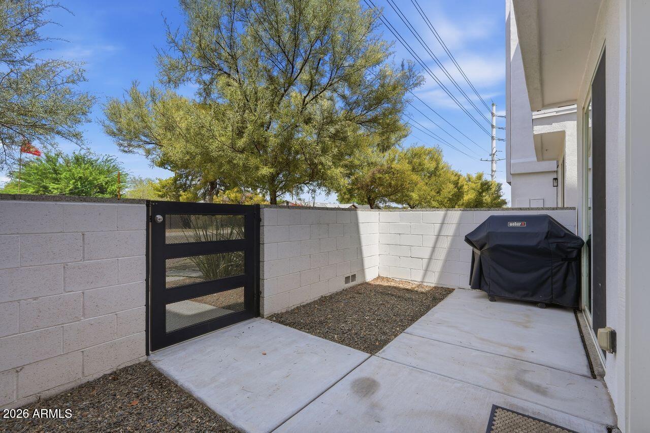 4444 N 25TH Street 12