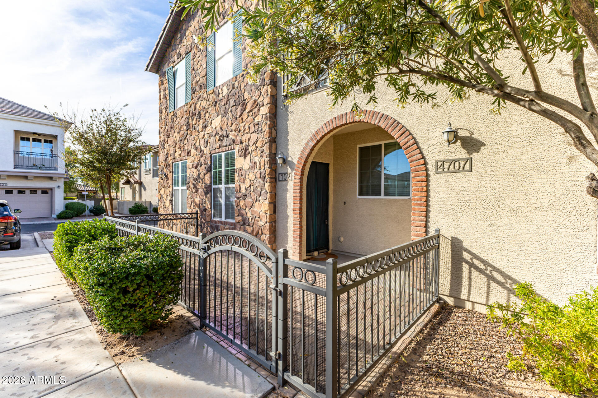 4707 E THUNDERHEART Trail 102