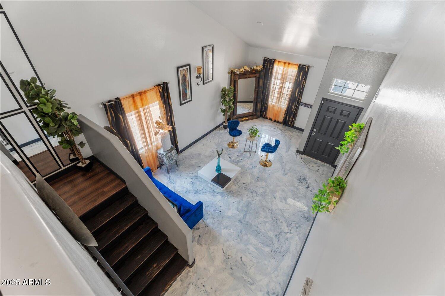 10909 W MINNEZONA Avenue