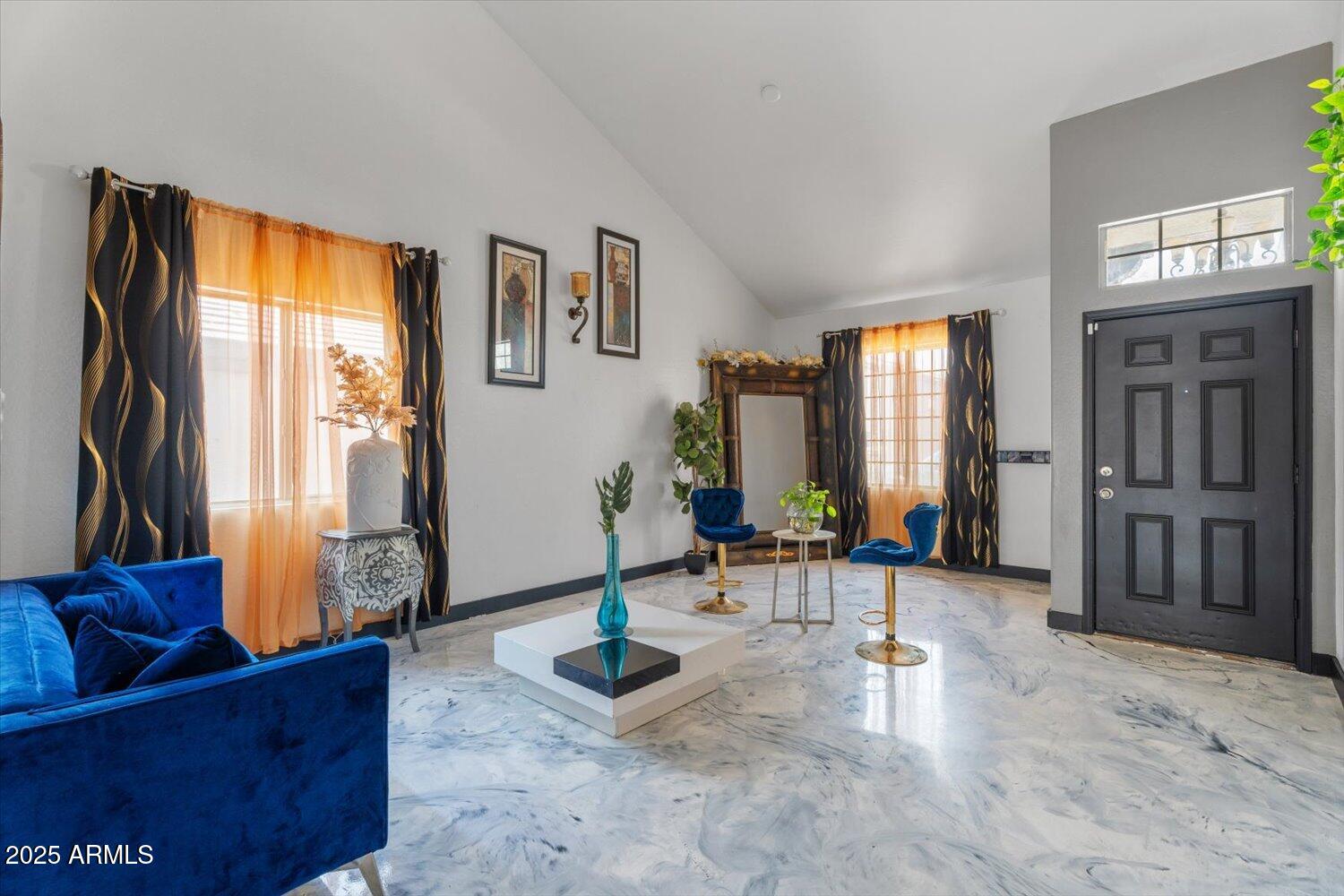 10909 W MINNEZONA Avenue