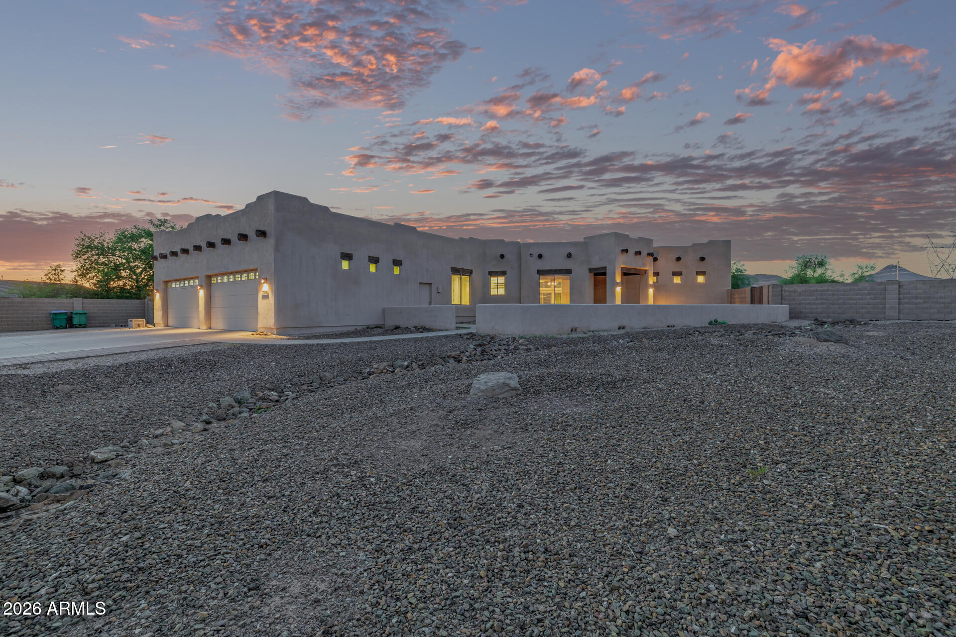 1916 E PRIMROSE Path