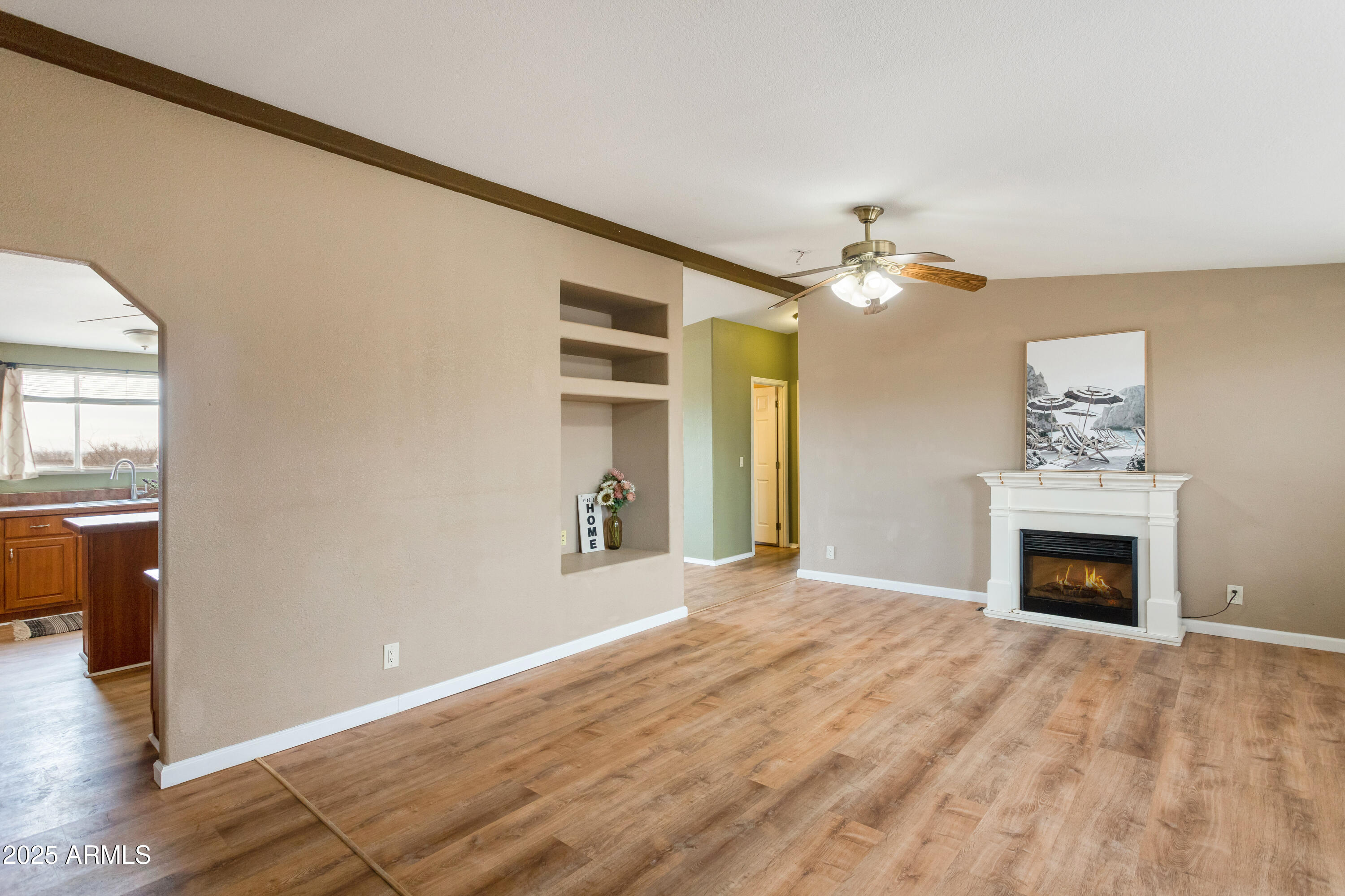 9247 S EL THUMA REAL --