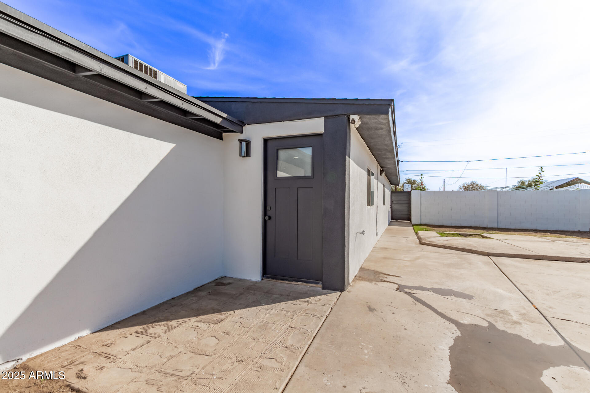 13805 N LUNA Street