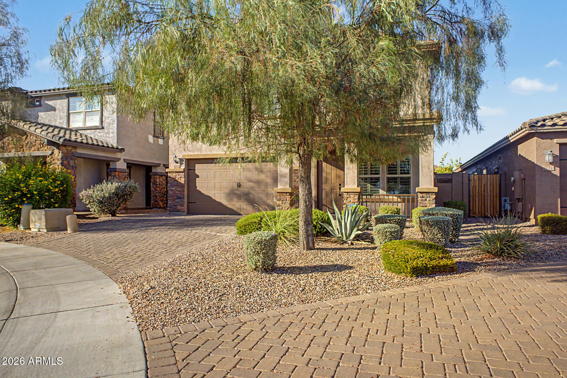 1724 W BONANZA Drive