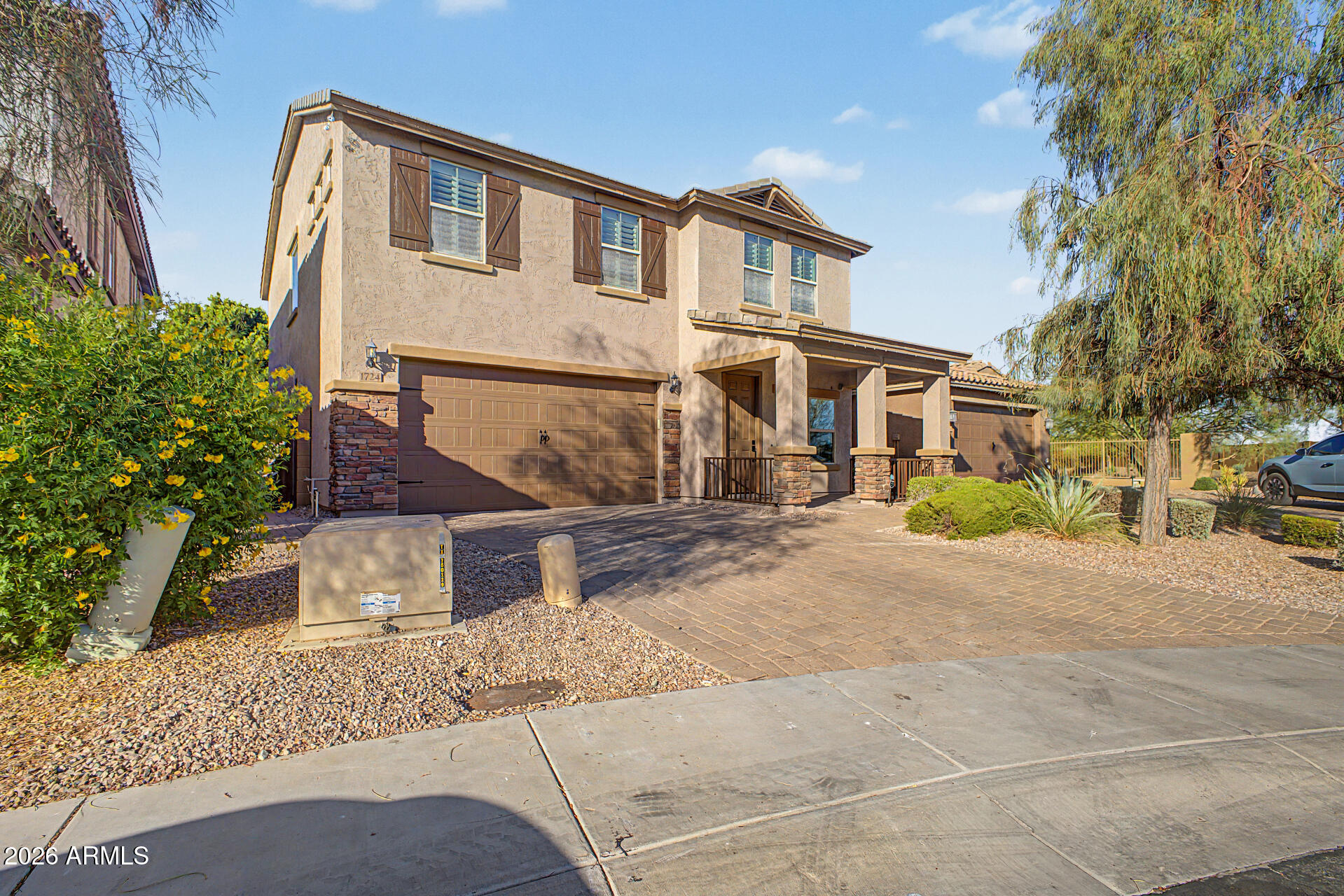 1724 W BONANZA Drive