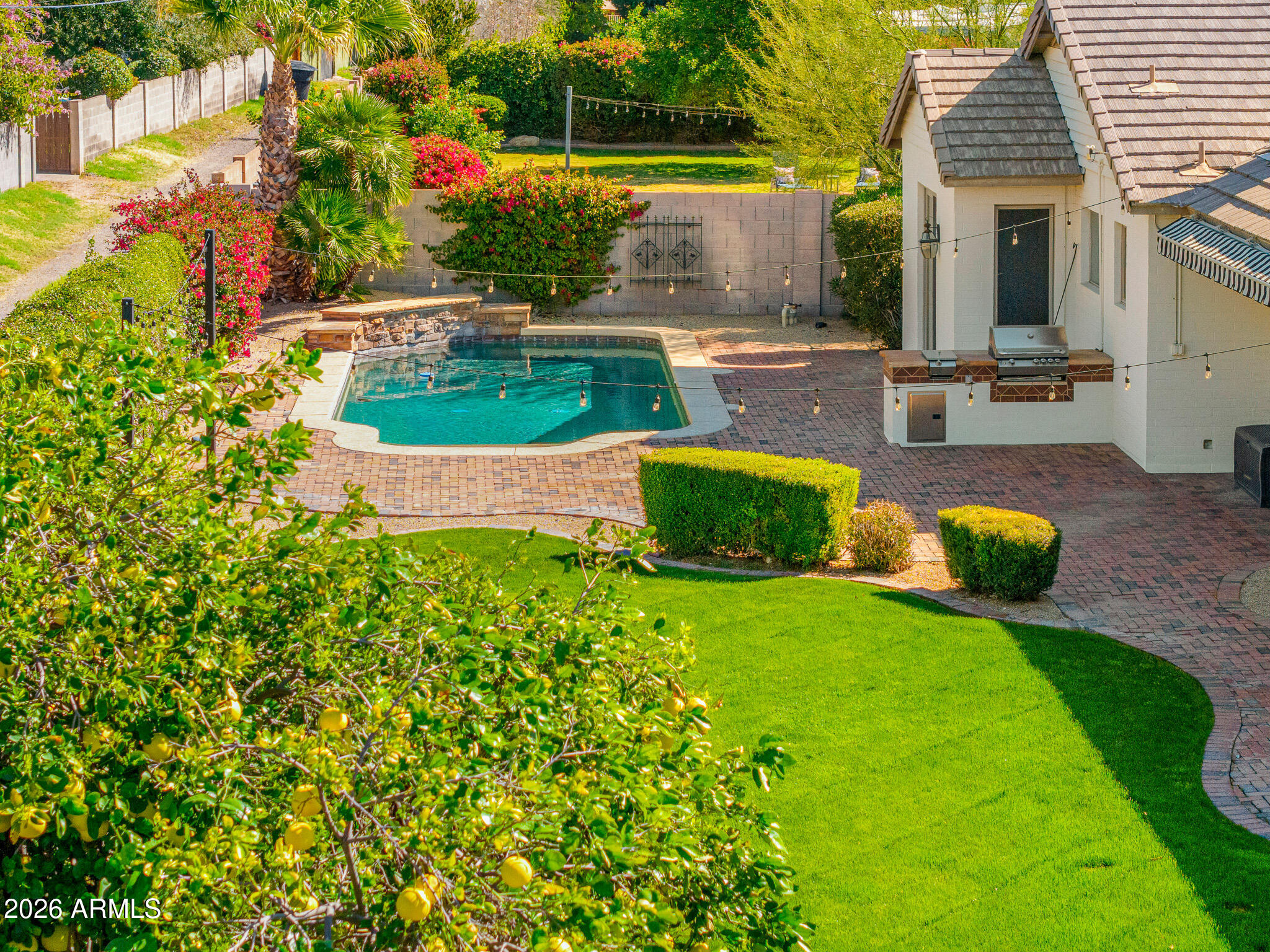 6022 E CALLE ROSA --