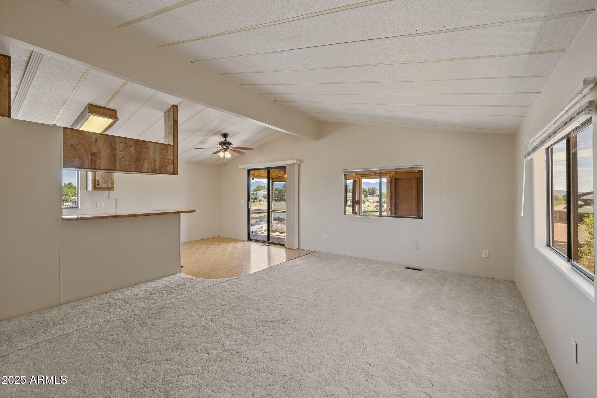 4801 N GLENROSA Circle