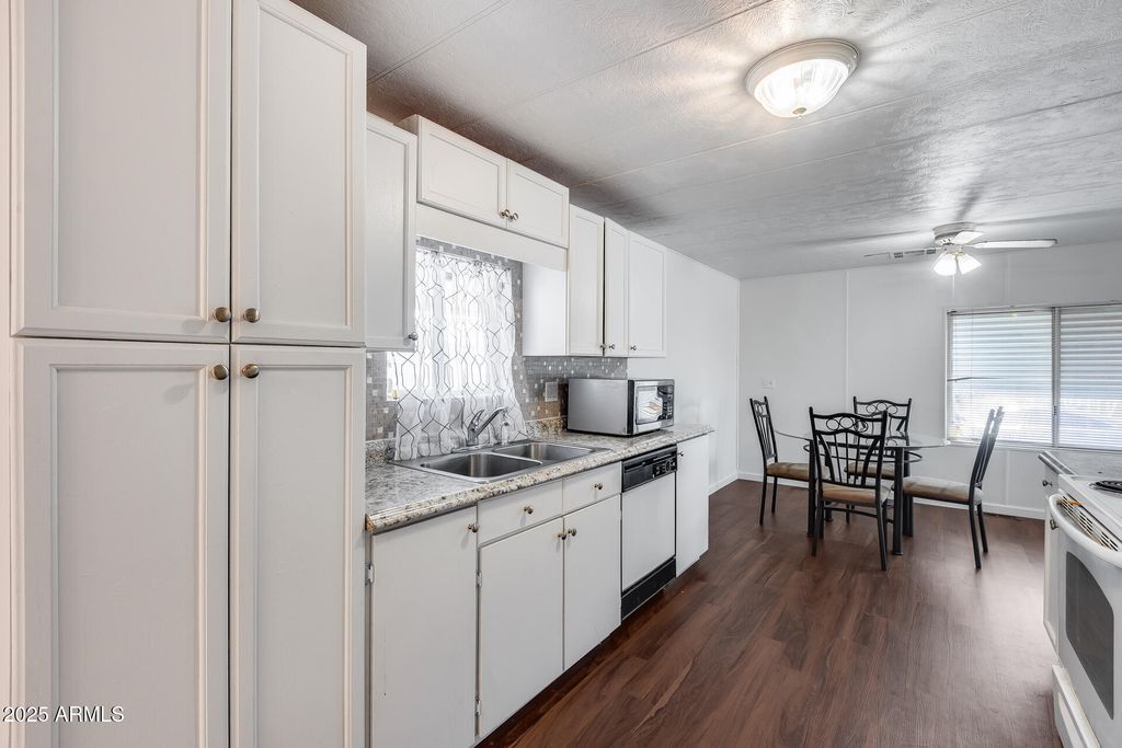 Photo of 2609 W Southern Avenue #417, Tempe, AZ 85282 (MLS # 6910585)