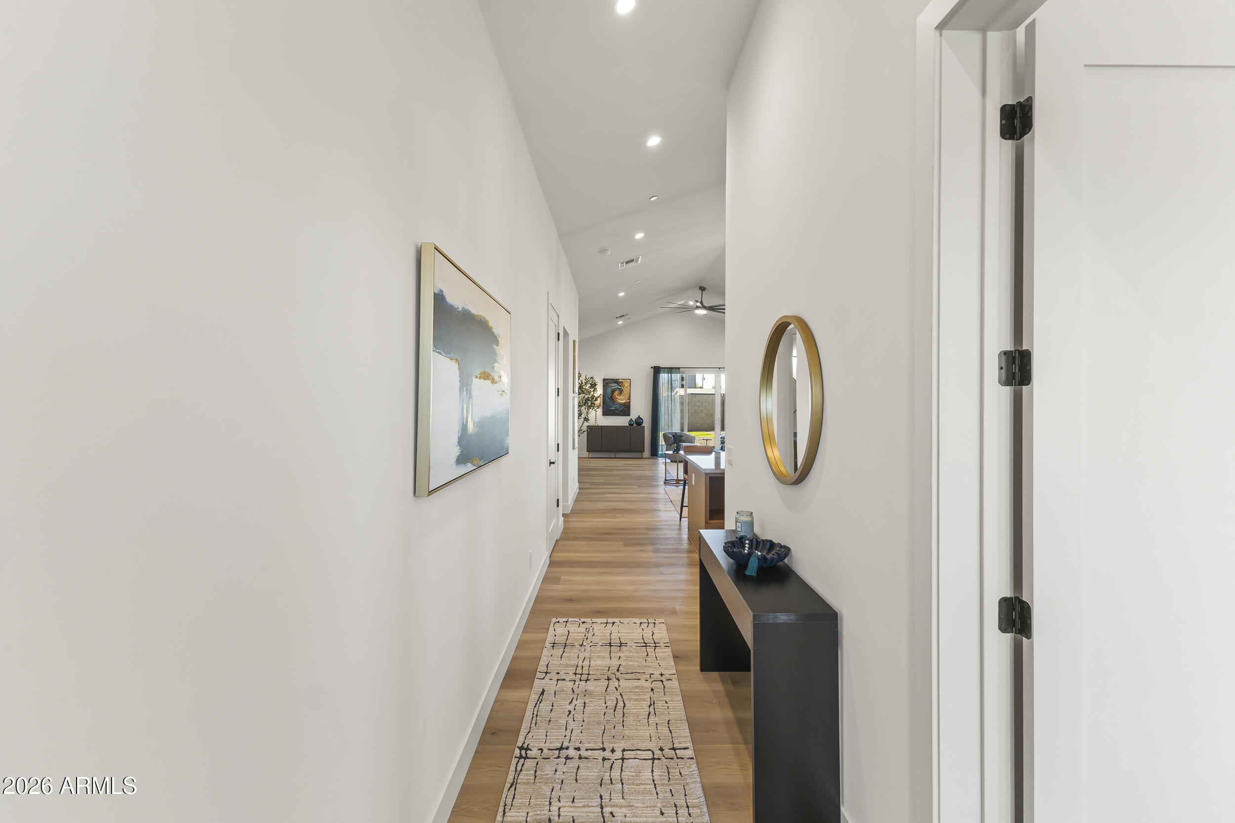 2009 E Don Carlos Avenue