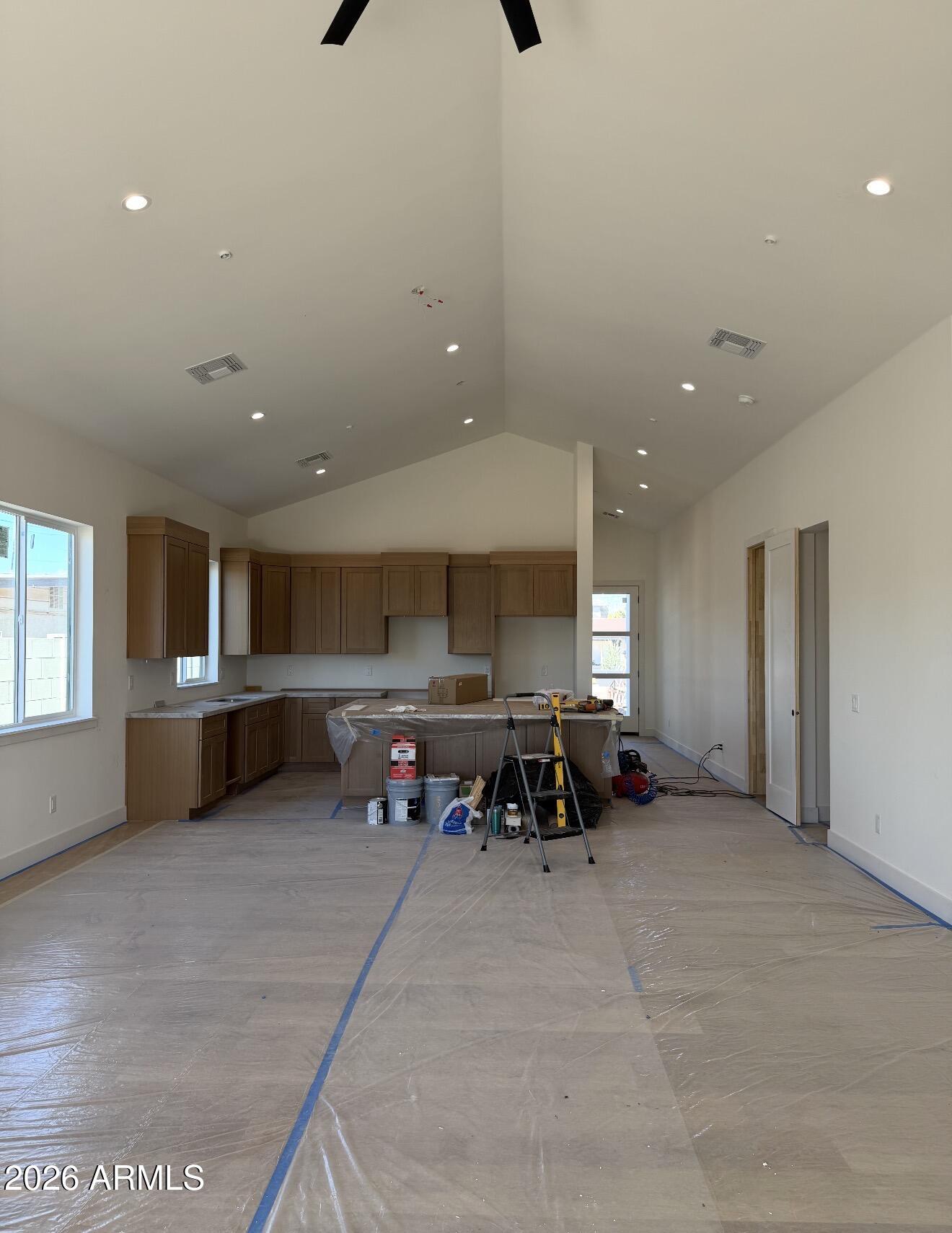 2009 E Don Carlos Avenue