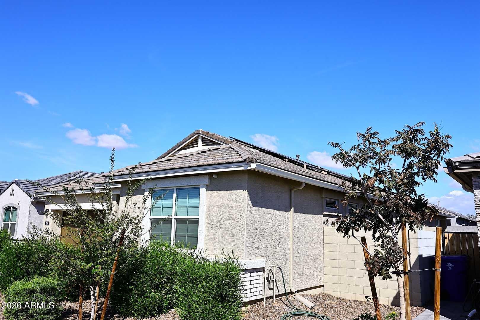 18556 W BUCKSKIN Trail