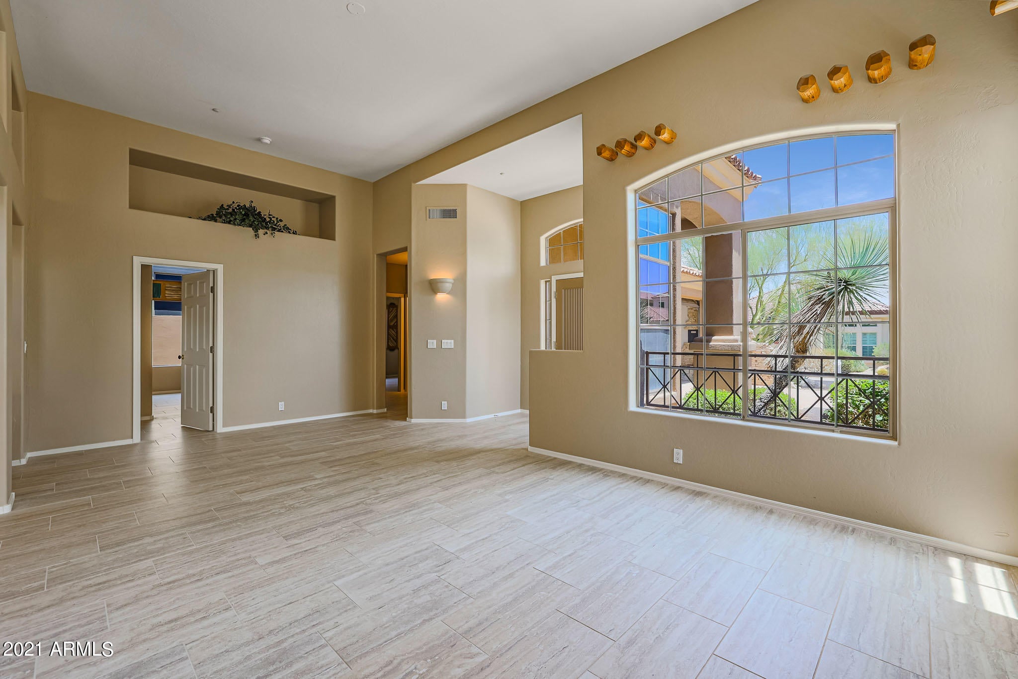 11530 E DESERT WILLOW Drive