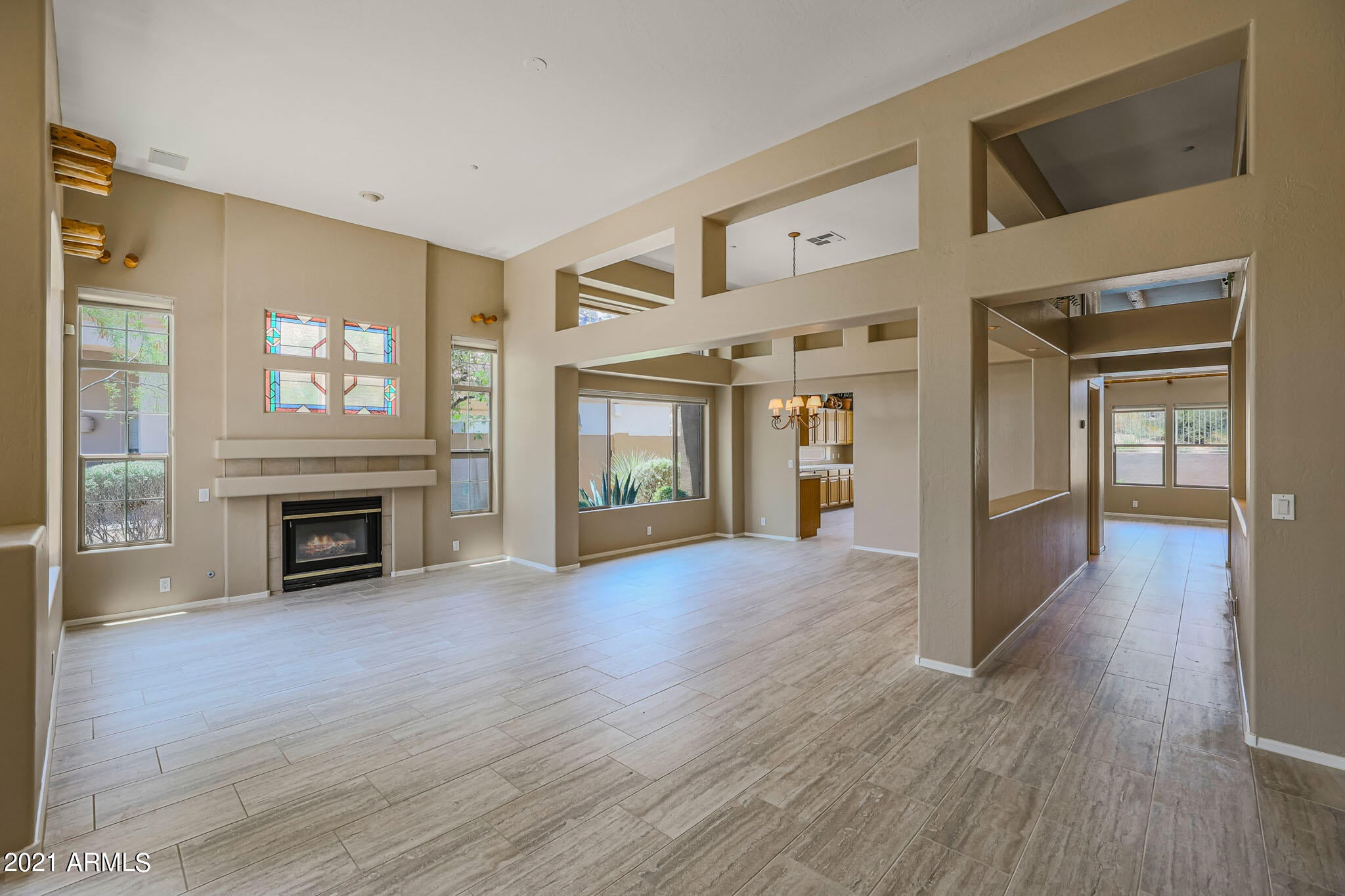 11530 E DESERT WILLOW Drive