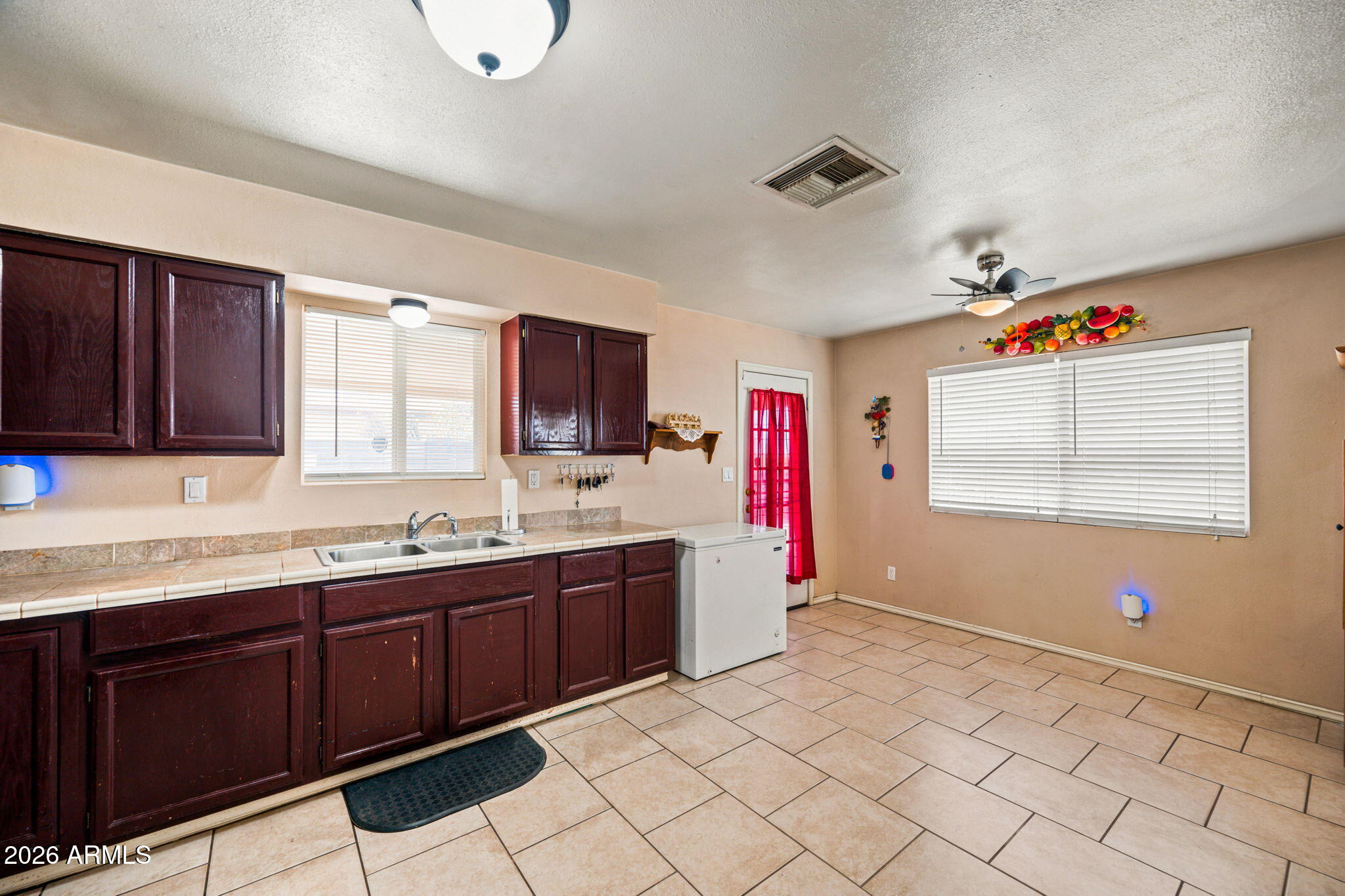 727 W 13TH Street