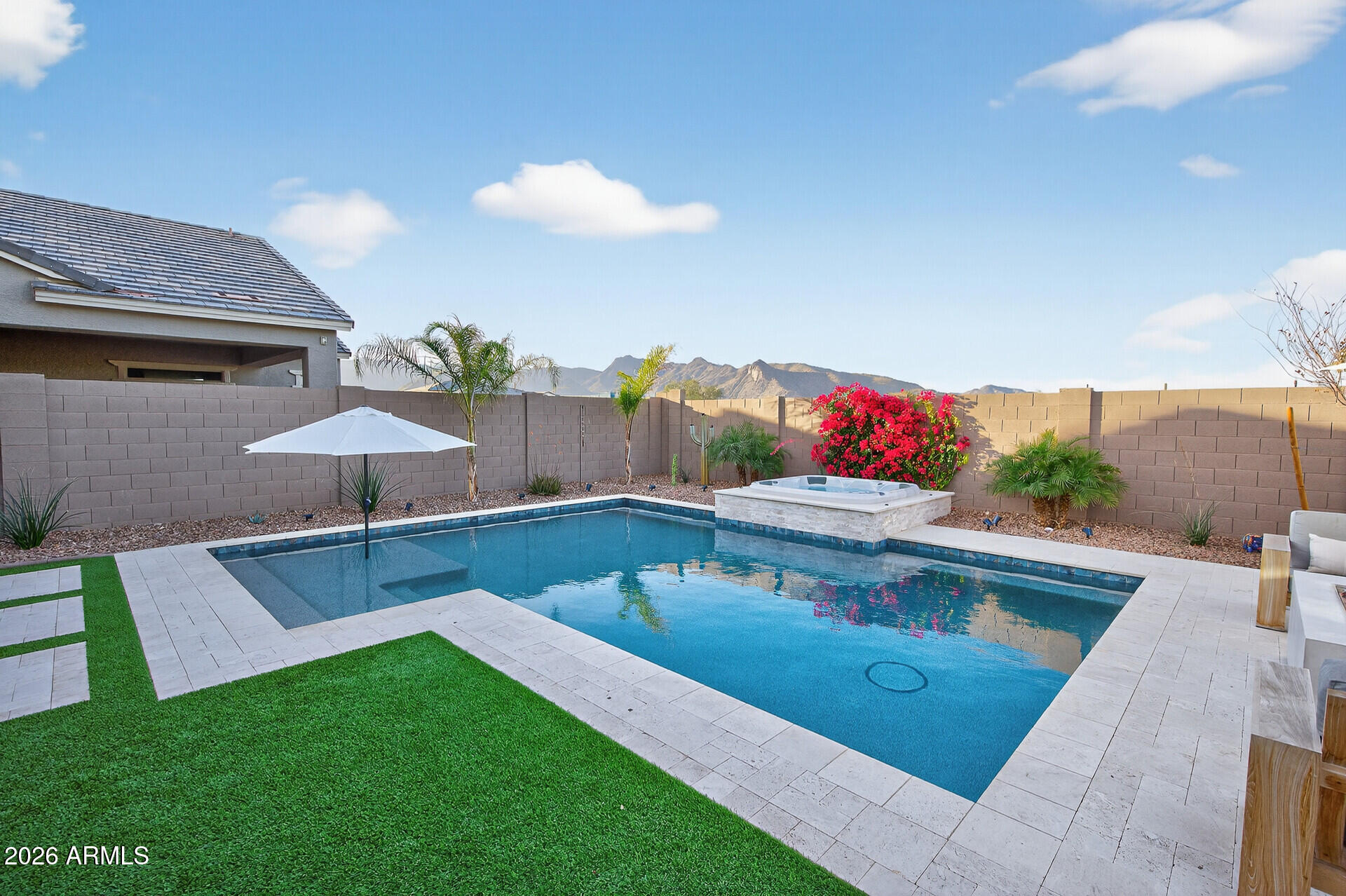 20076 W CAMPBELL Avenue