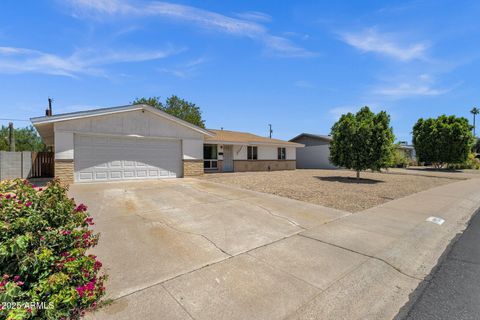 3116 W CALAVAR Road Phoenix AZ 85053