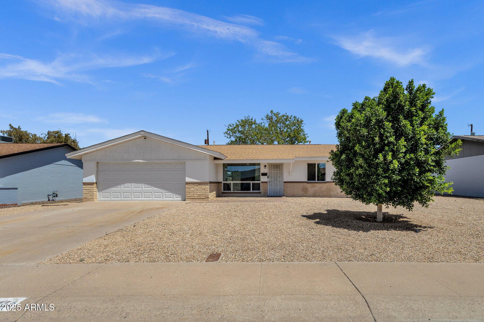 3116 W CALAVAR Road