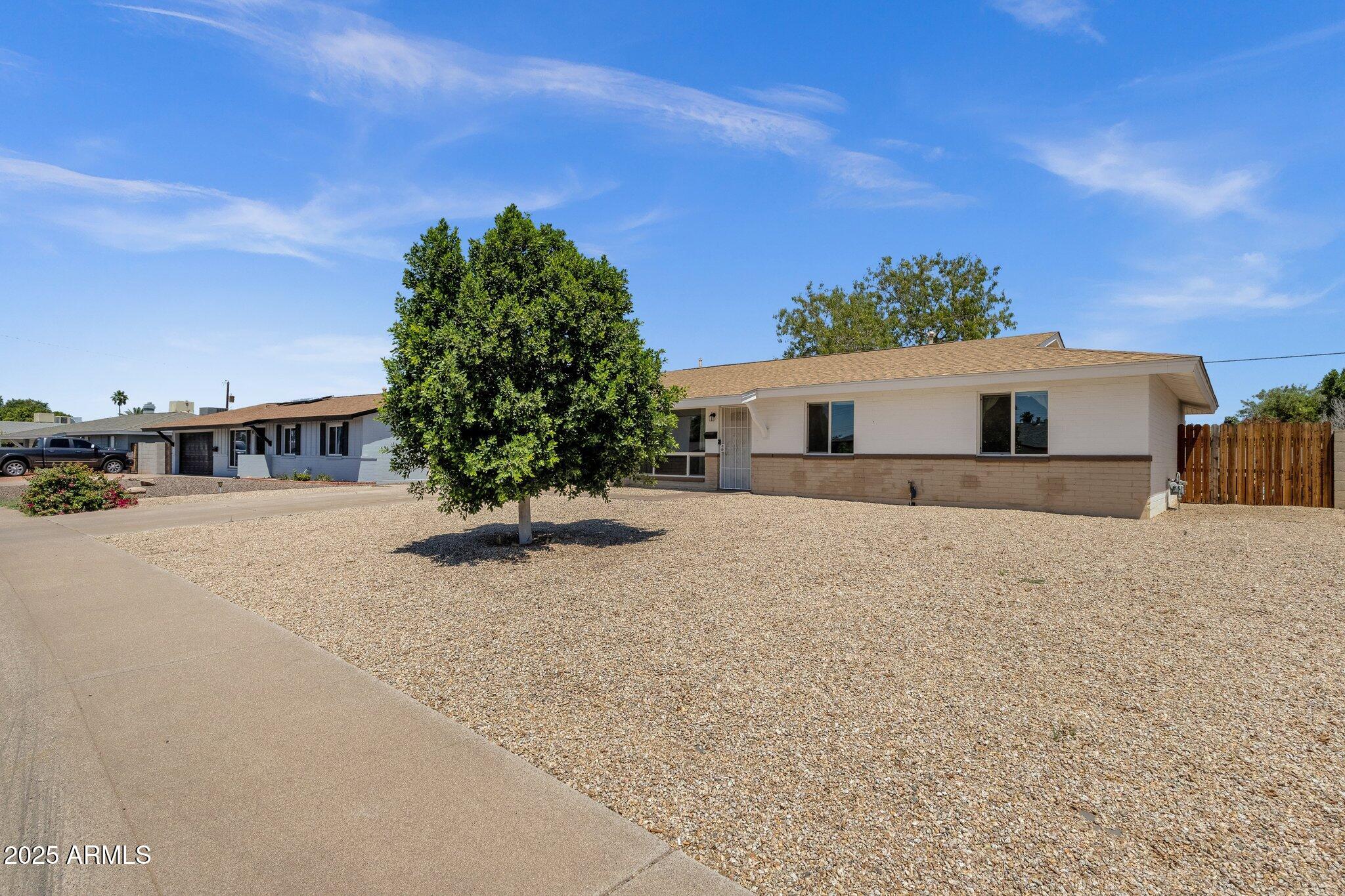 3116 W CALAVAR Road