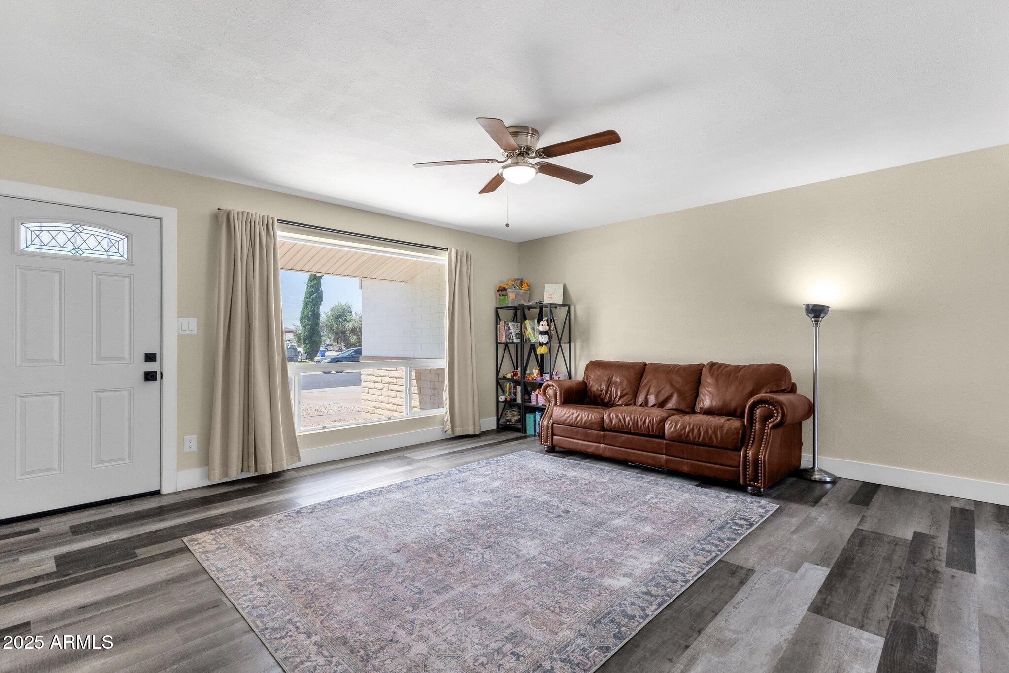 3116 W CALAVAR Road