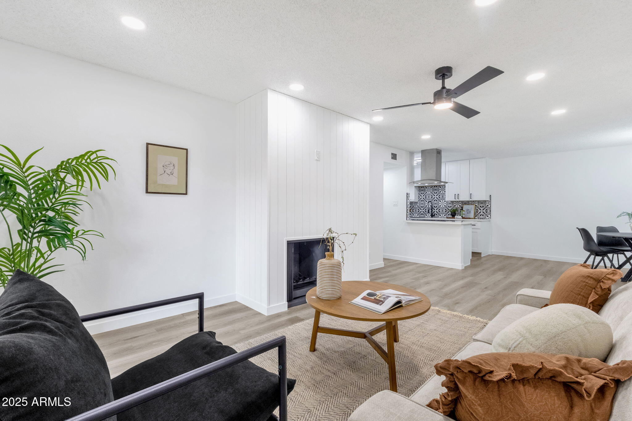 5525 E THOMAS Road M9