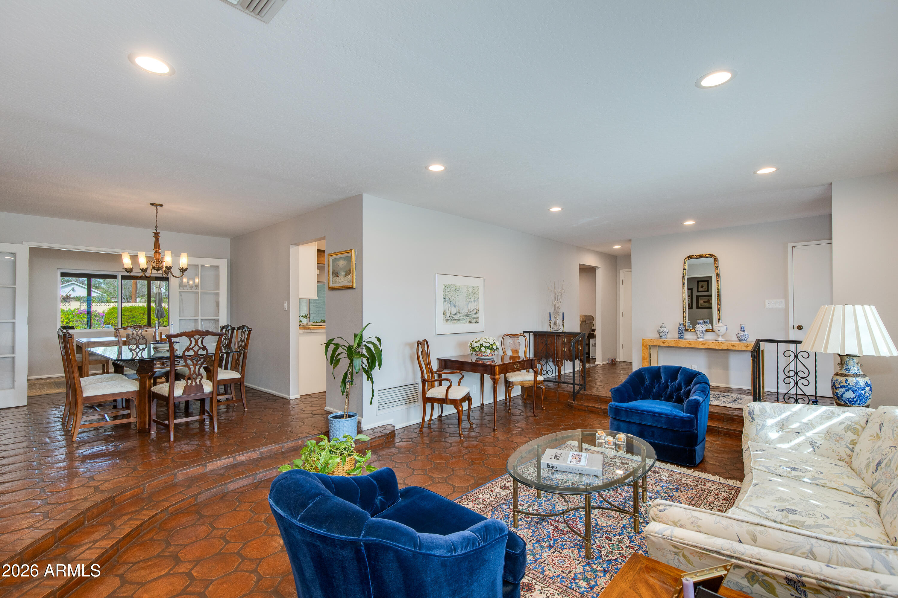 6446 E CALLE DEL MEDIA --