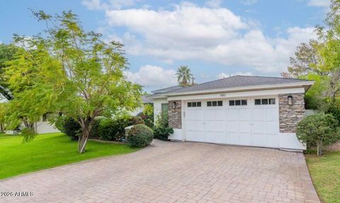 Photo of 5130 N 32nd Place, Phoenix, AZ 85018 (MLS # 6963347)