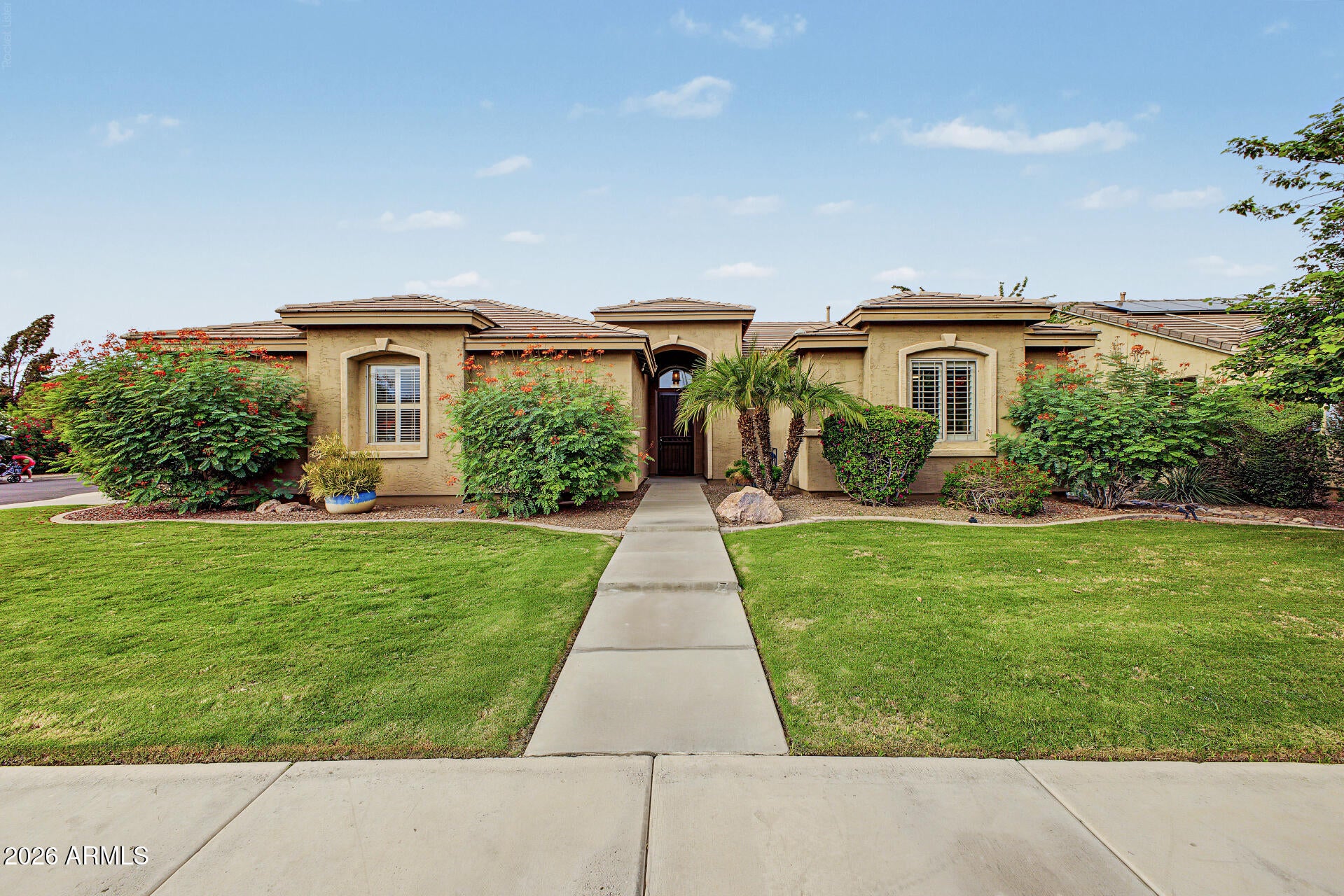 734 W GOLDFINCH Way