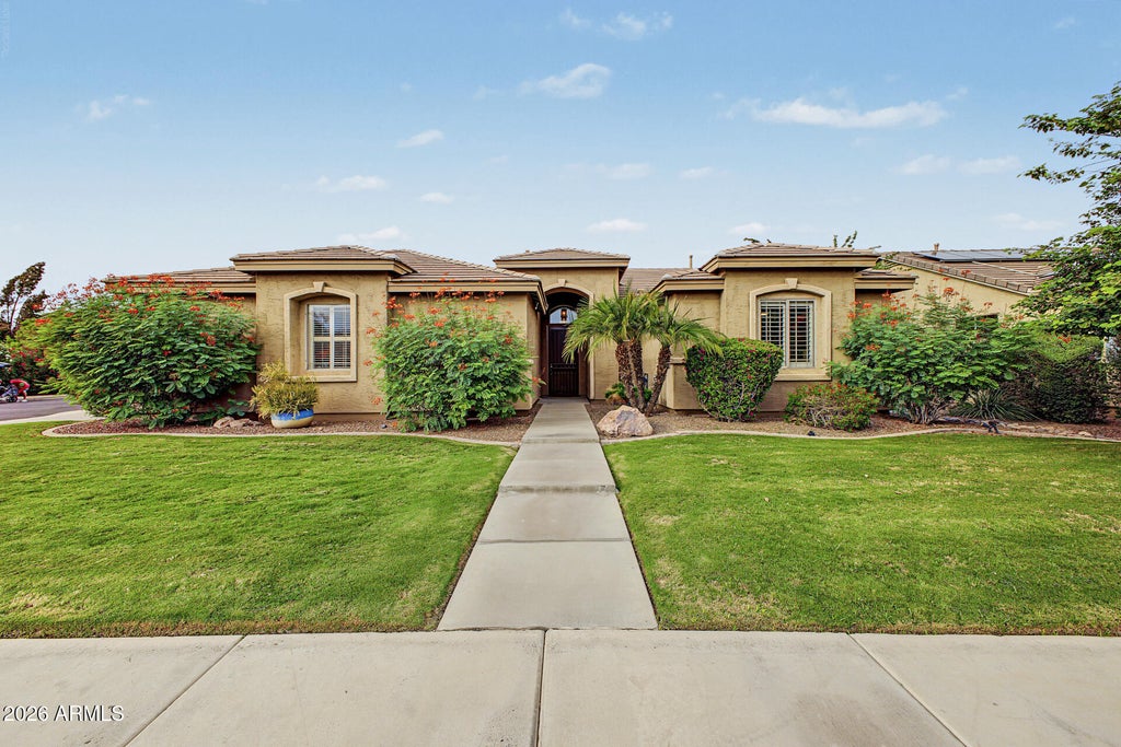 Photo of 734 W Goldfinch Way, Chandler, AZ 85286 (MLS # 7084953)