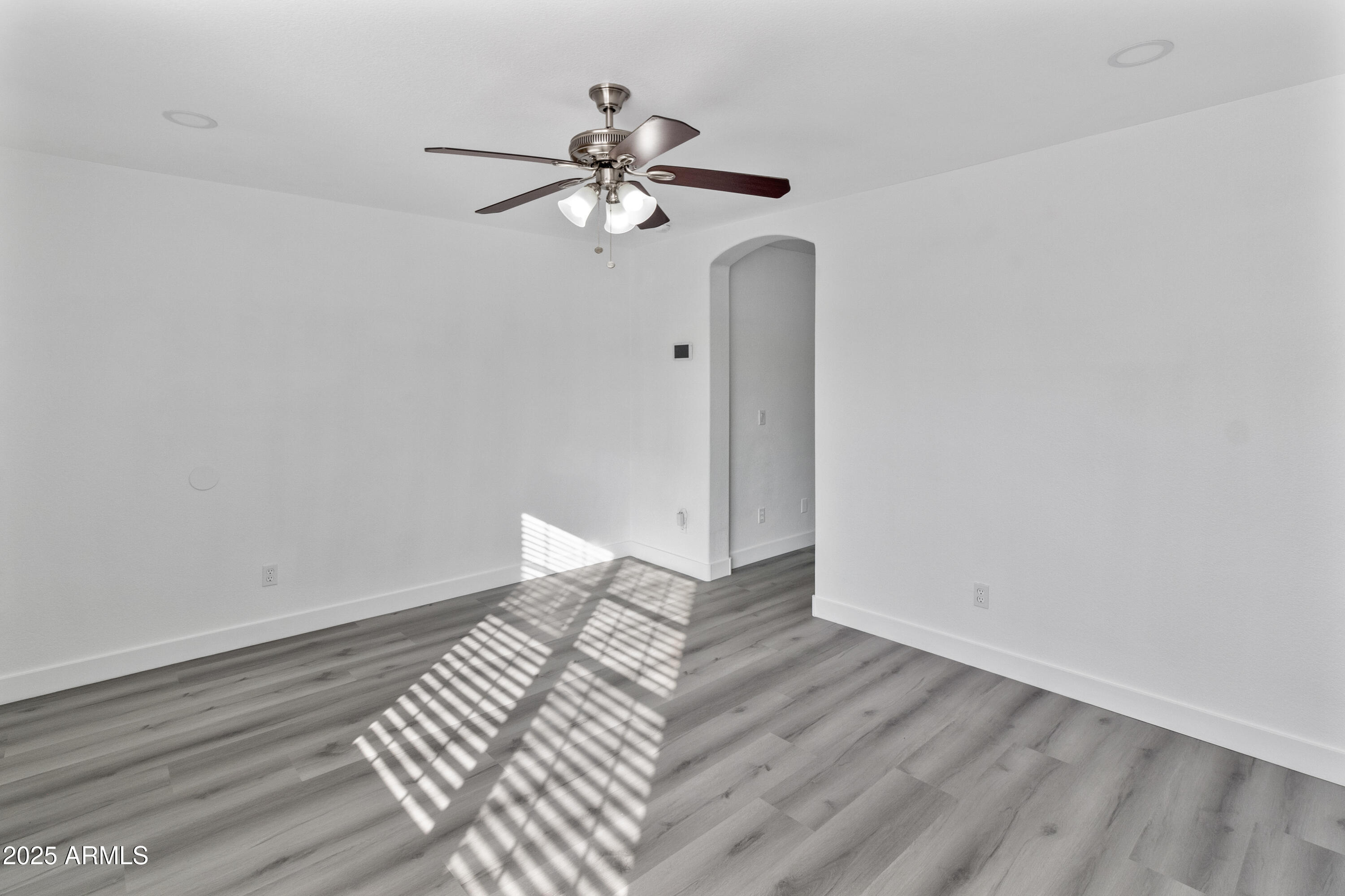 6246 W ILLINI Street