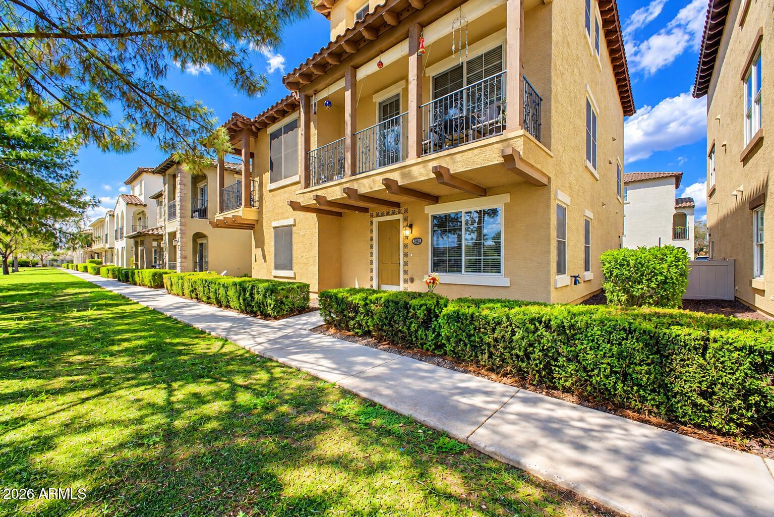 3671 E LESLIE Drive