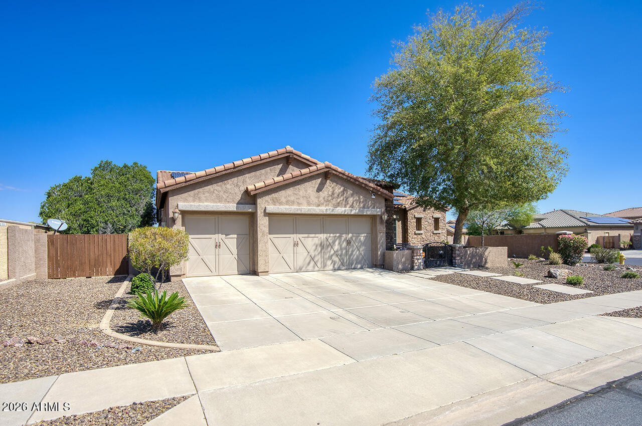 19326 W MEDLOCK Drive