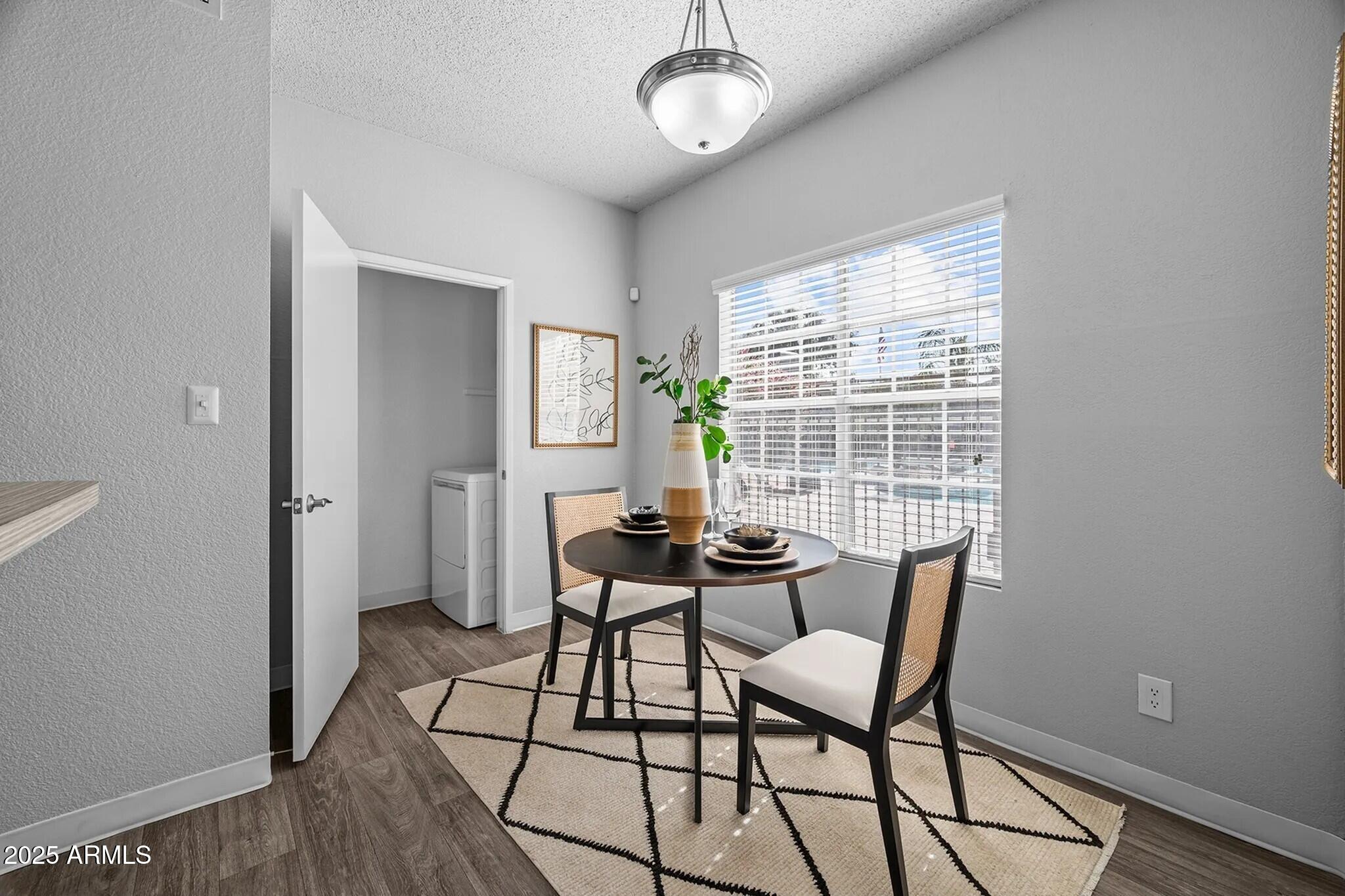 250 S ELIZABETH Way C1